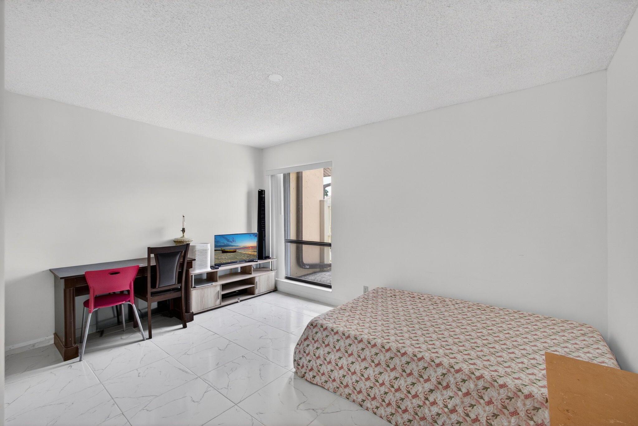 Green Pine Blvd, West Palm Beach, FL 33409