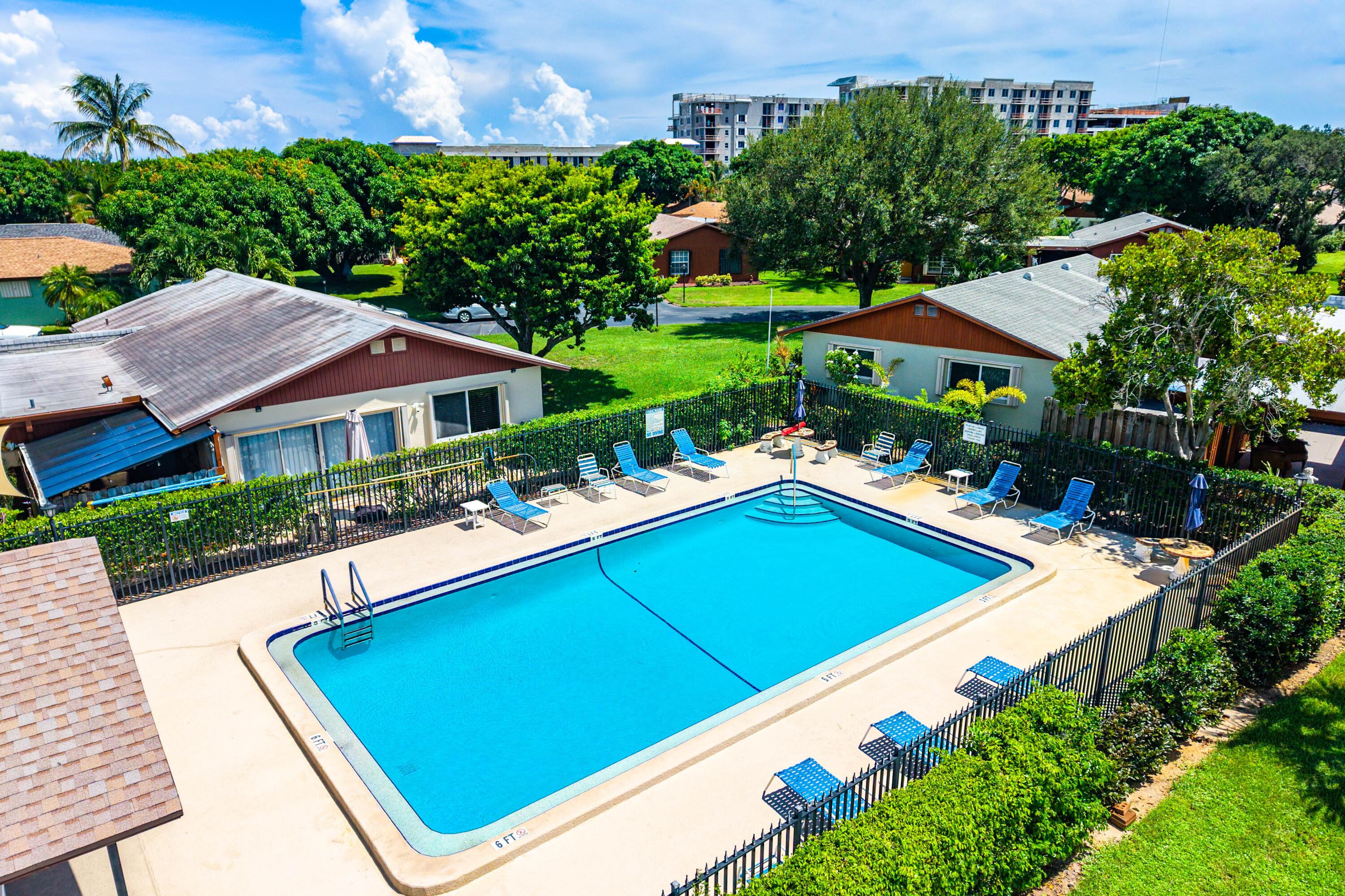 Se 27th Ln, Boynton Beach, FL 33435
