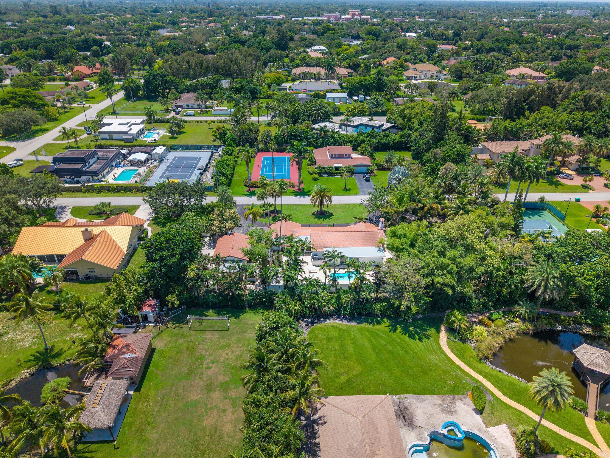 Nw 7th St, Plantation, FL 33325