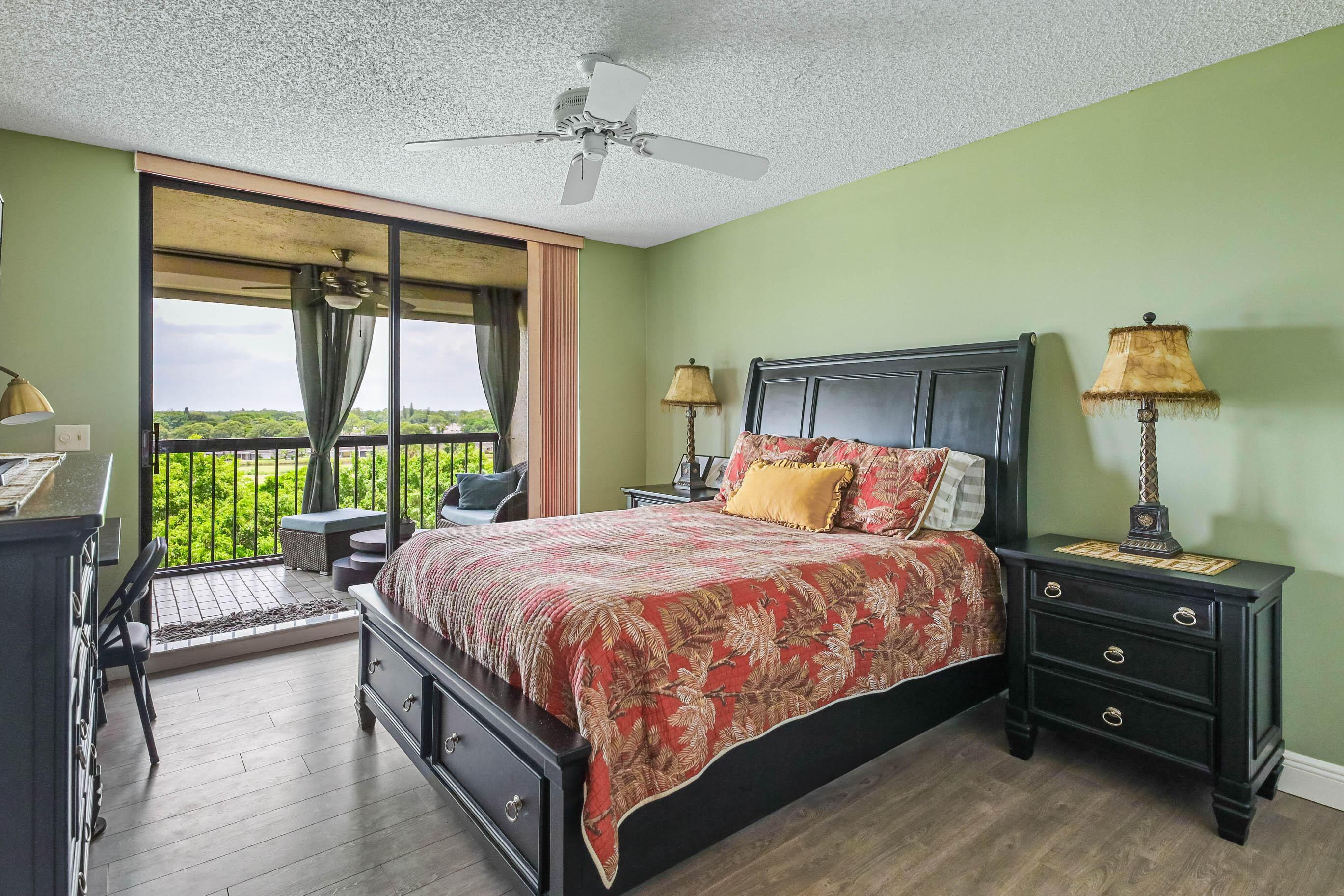 Fountains Dr S, Lake Worth, FL 33467