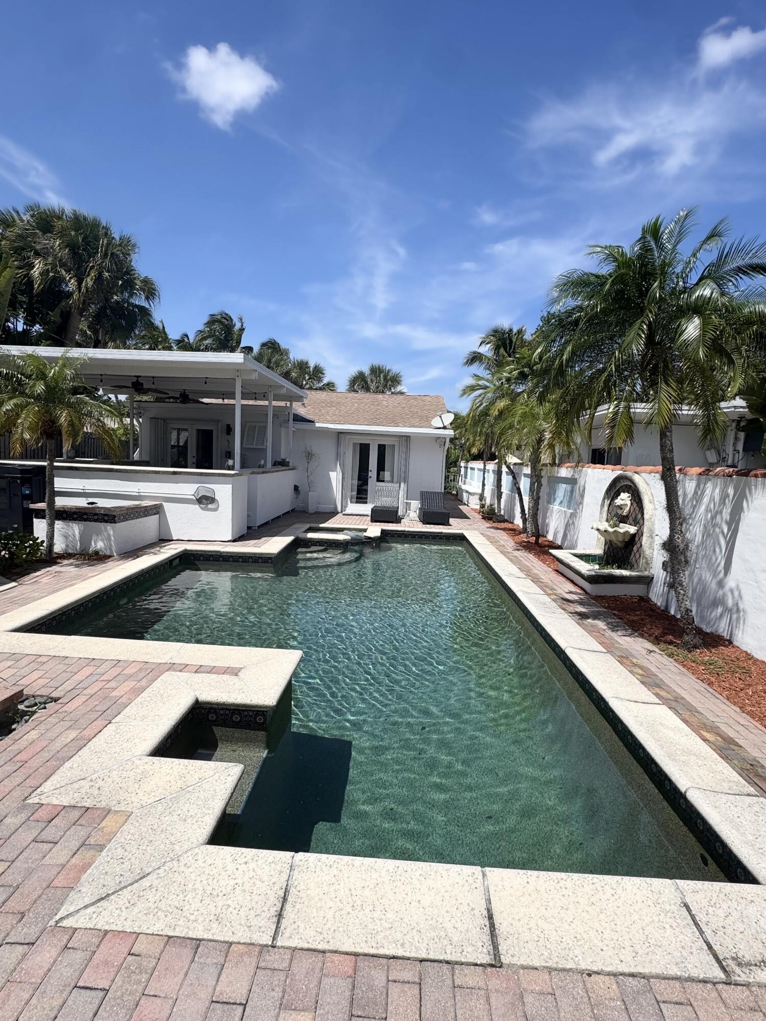 18th Ave N, Lake Worth Beach, FL 33460