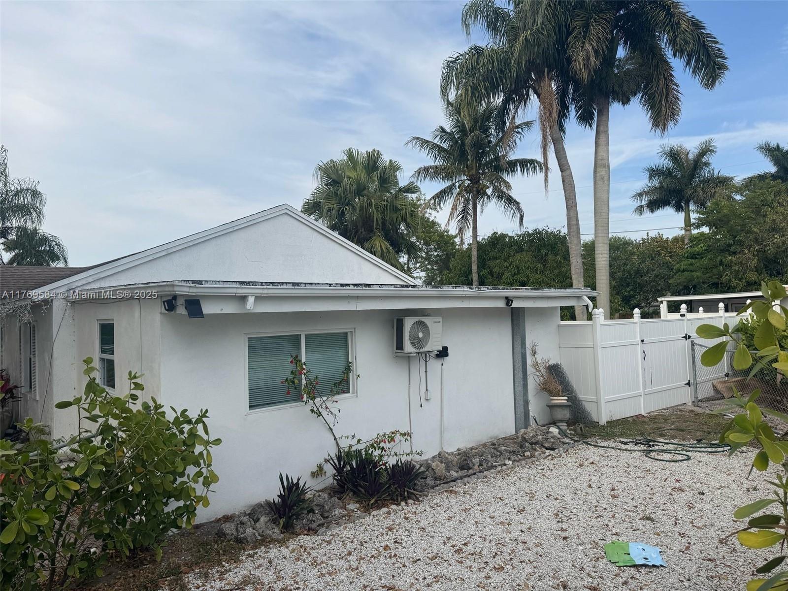 Serubi Ave, Lake Worth, FL 33461