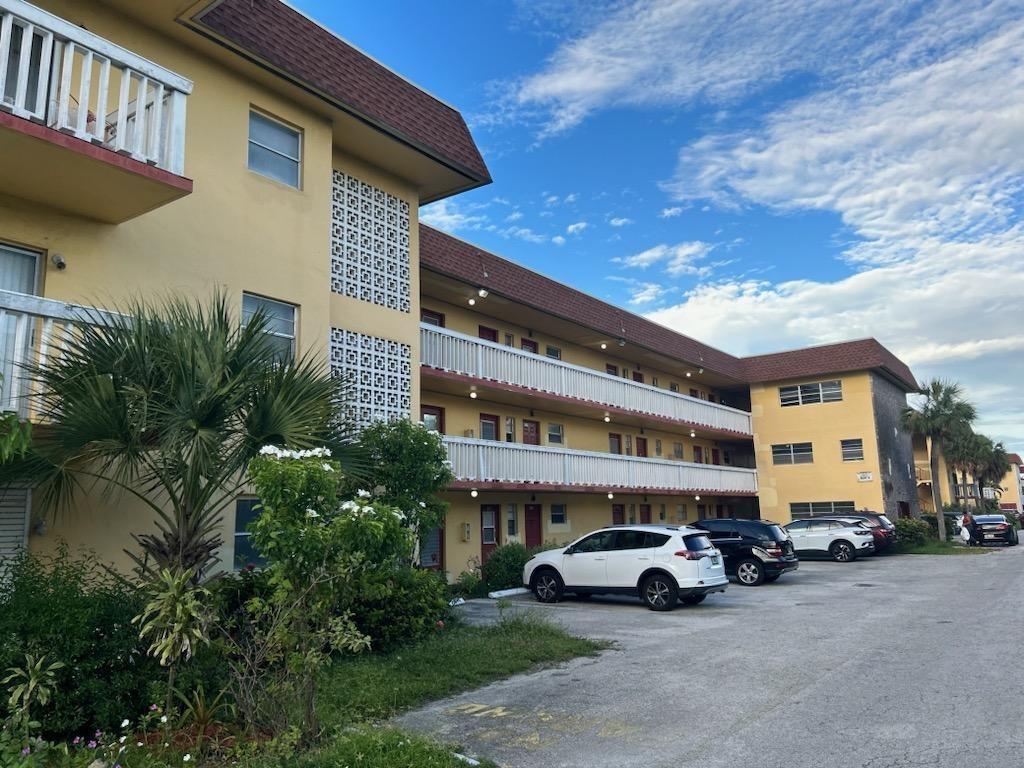 Ne 187th St, Miami, FL 33179