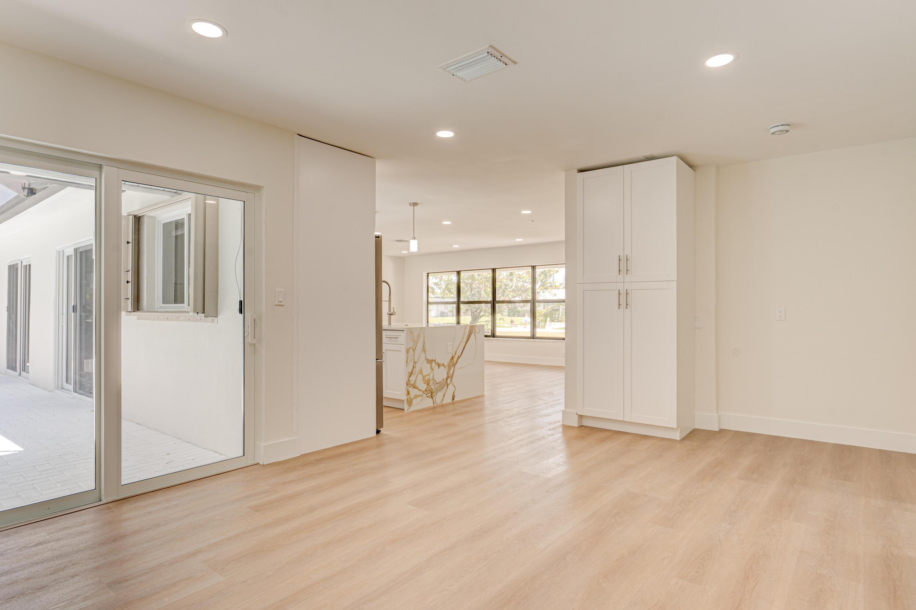 Saint Andrews Rd, Lake Worth, FL 33467