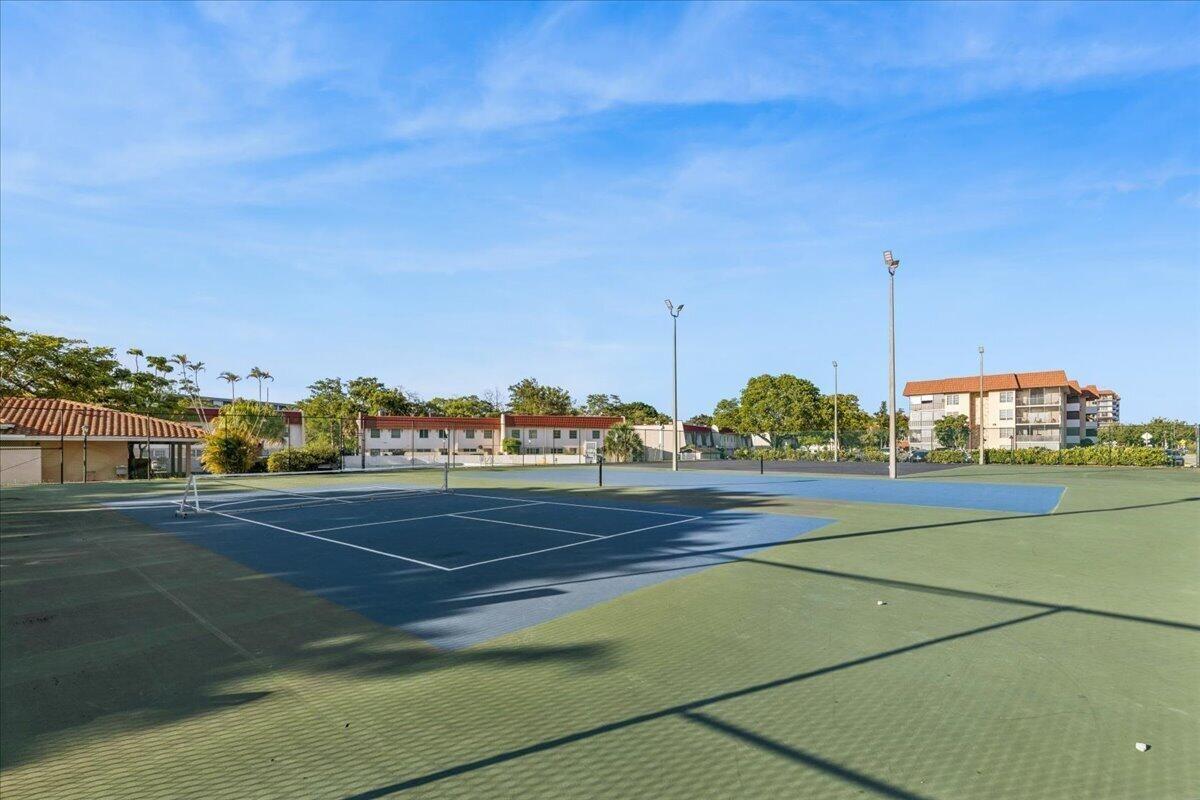 Inverrary Dr, Lauderhill, FL 33319