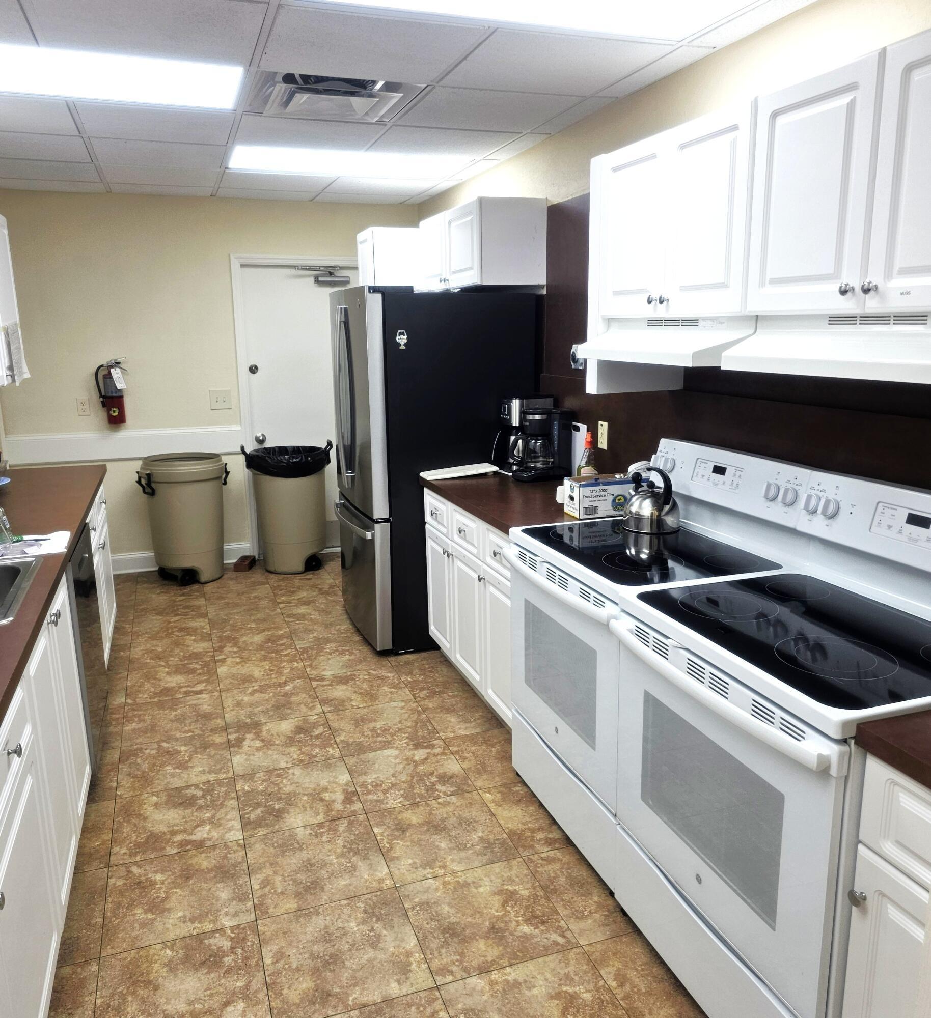 Violet Ter, Delray Beach, FL 33445