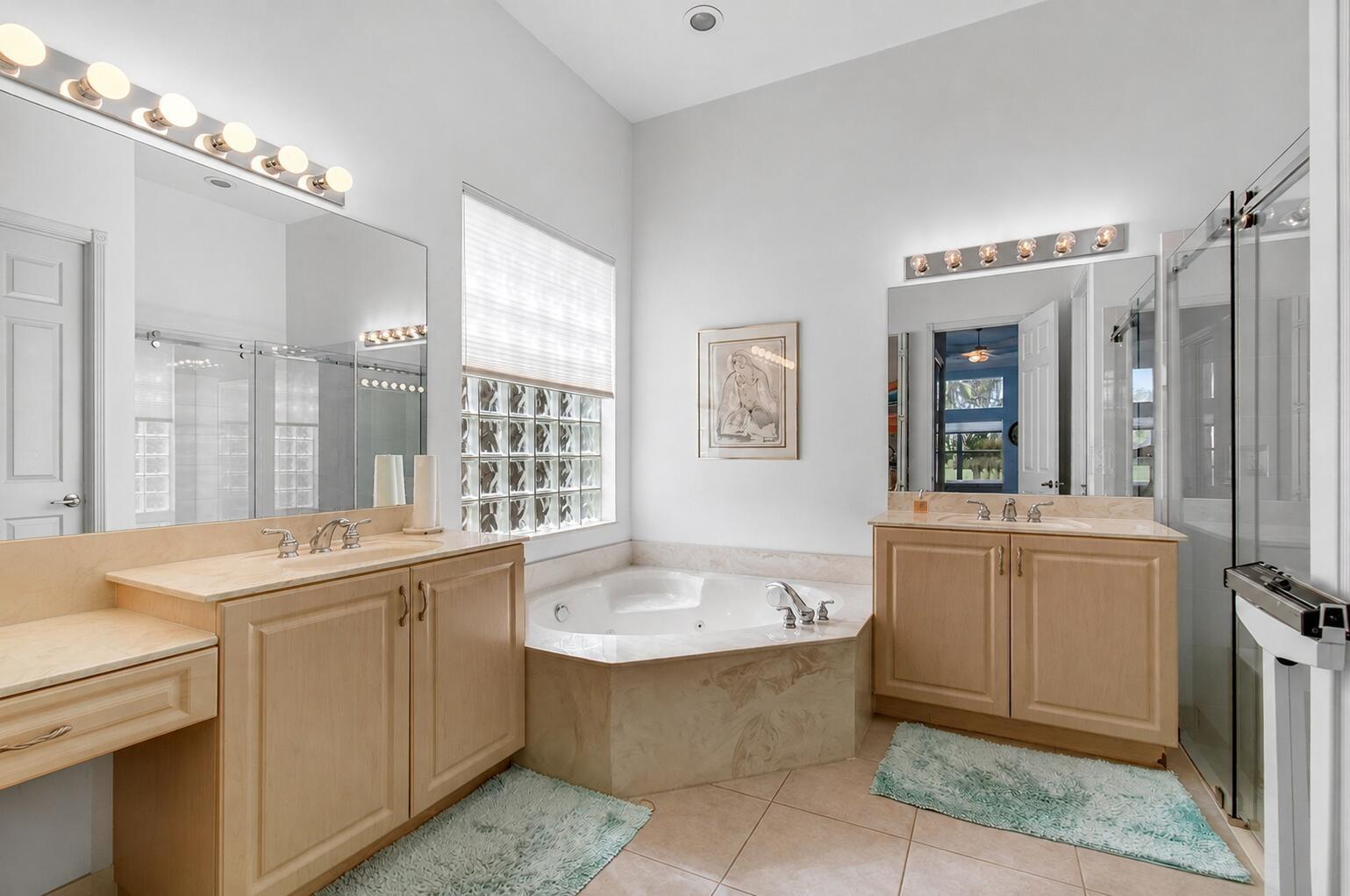 Twin Falls Dr, Boynton Beach, FL 33437