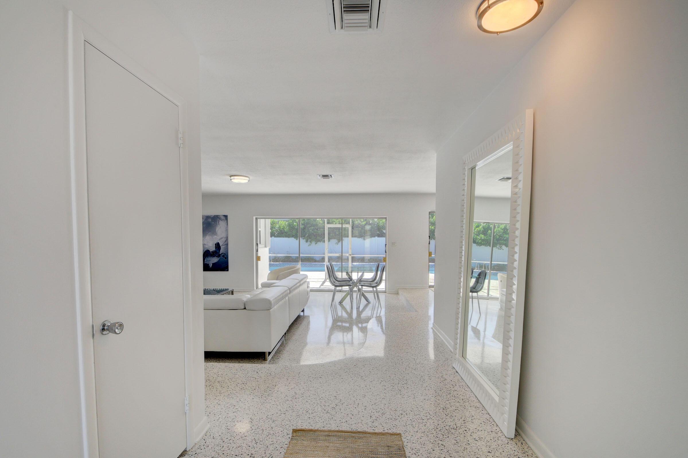 Bimini Ln, Riviera Beach, FL 33404