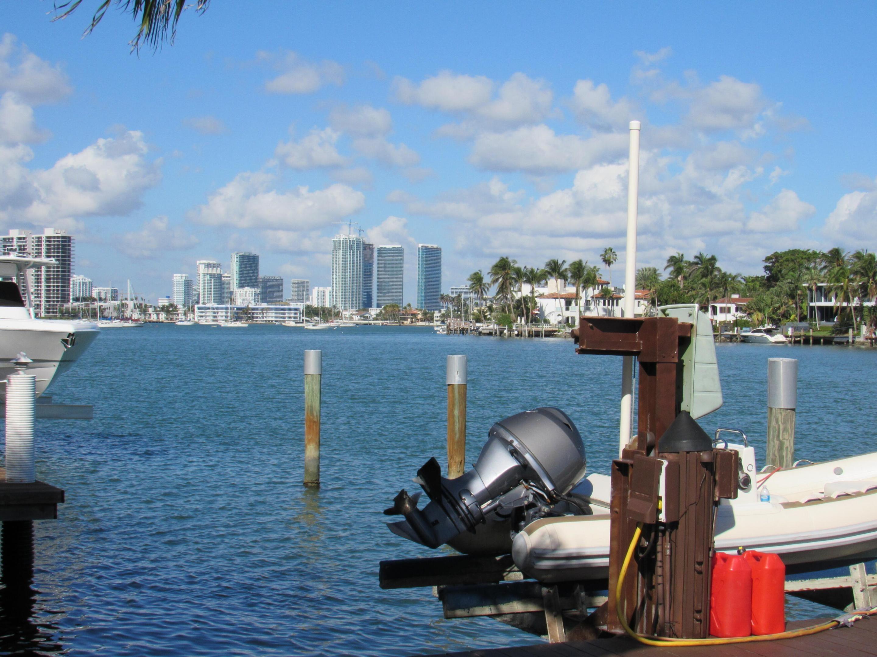 Palm Ave, Miami Beach, FL 33139