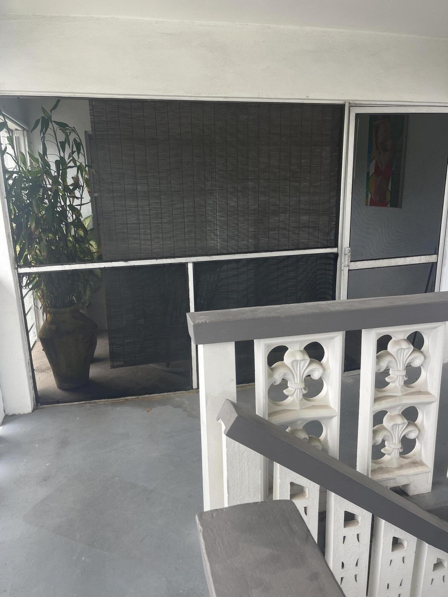 Cleveland St, Hollywood, FL 33020