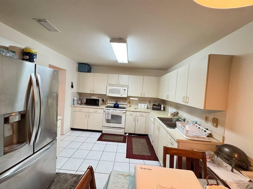 Jog Park Dr, Greenacres, FL 33467