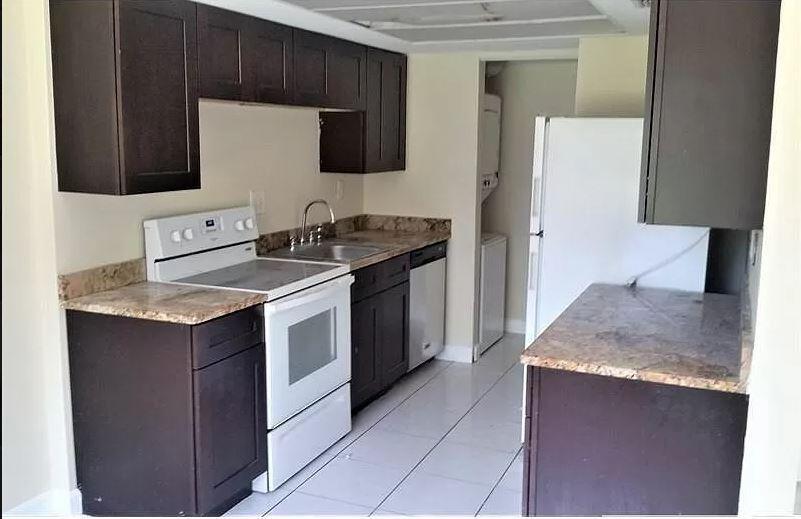 Nw 21st St, Lauderhill, FL 33313