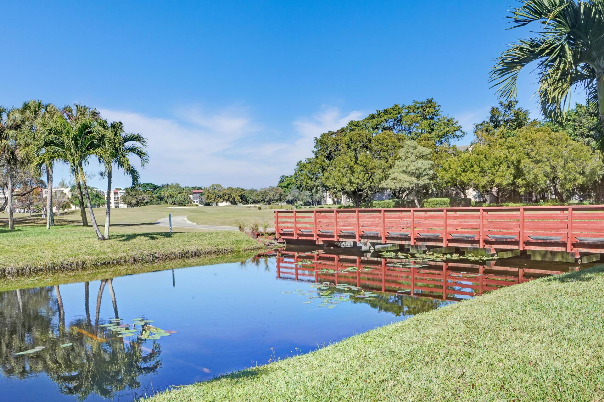 Tangerine Pl, Davie, FL 33324