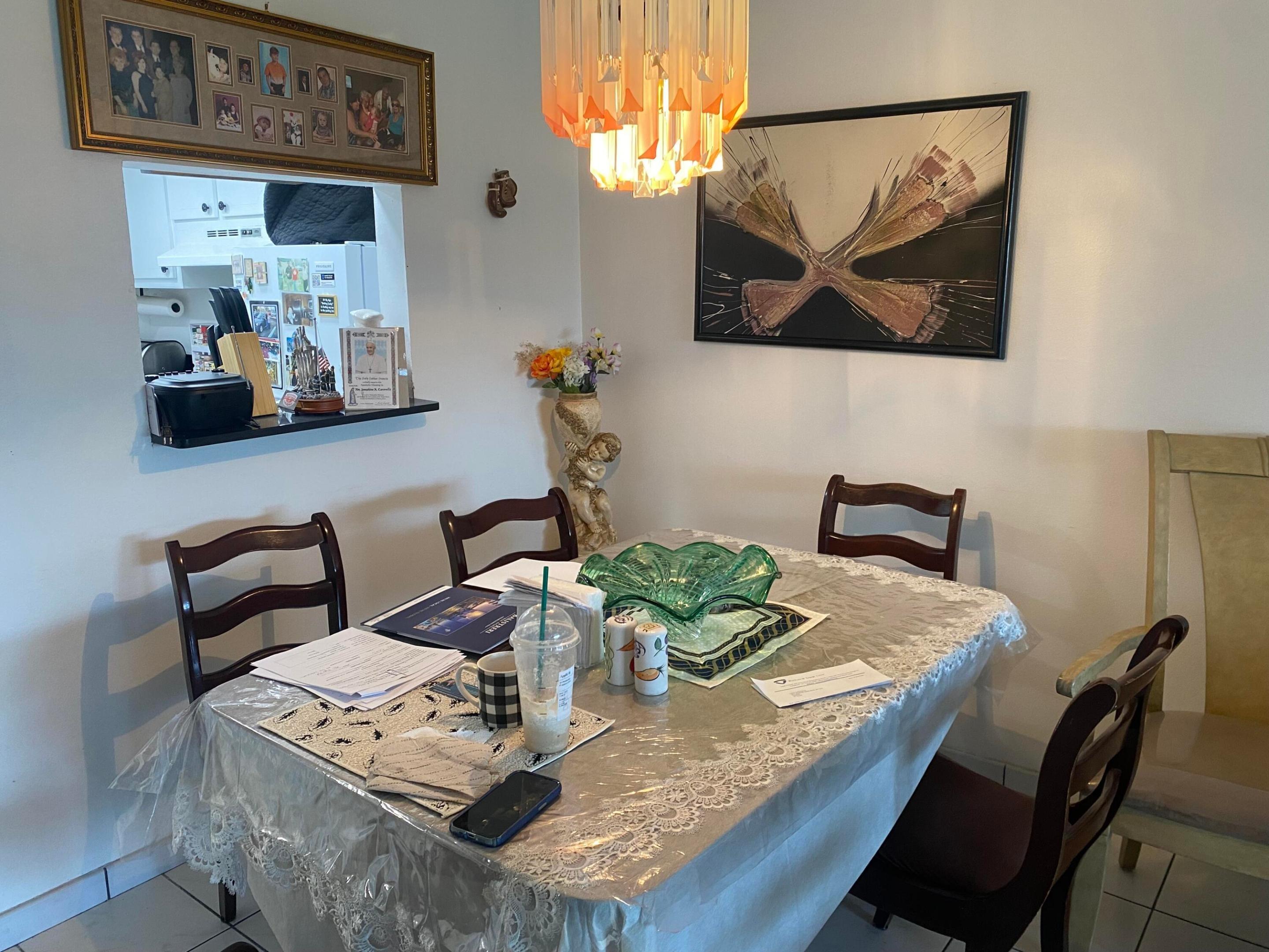 Sunrise Lakes Blvd, Sunrise, FL 33322