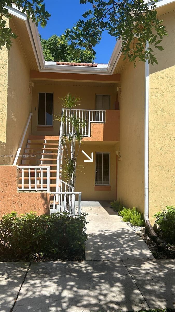 Coral Club Dr, Coral Springs, FL 33071