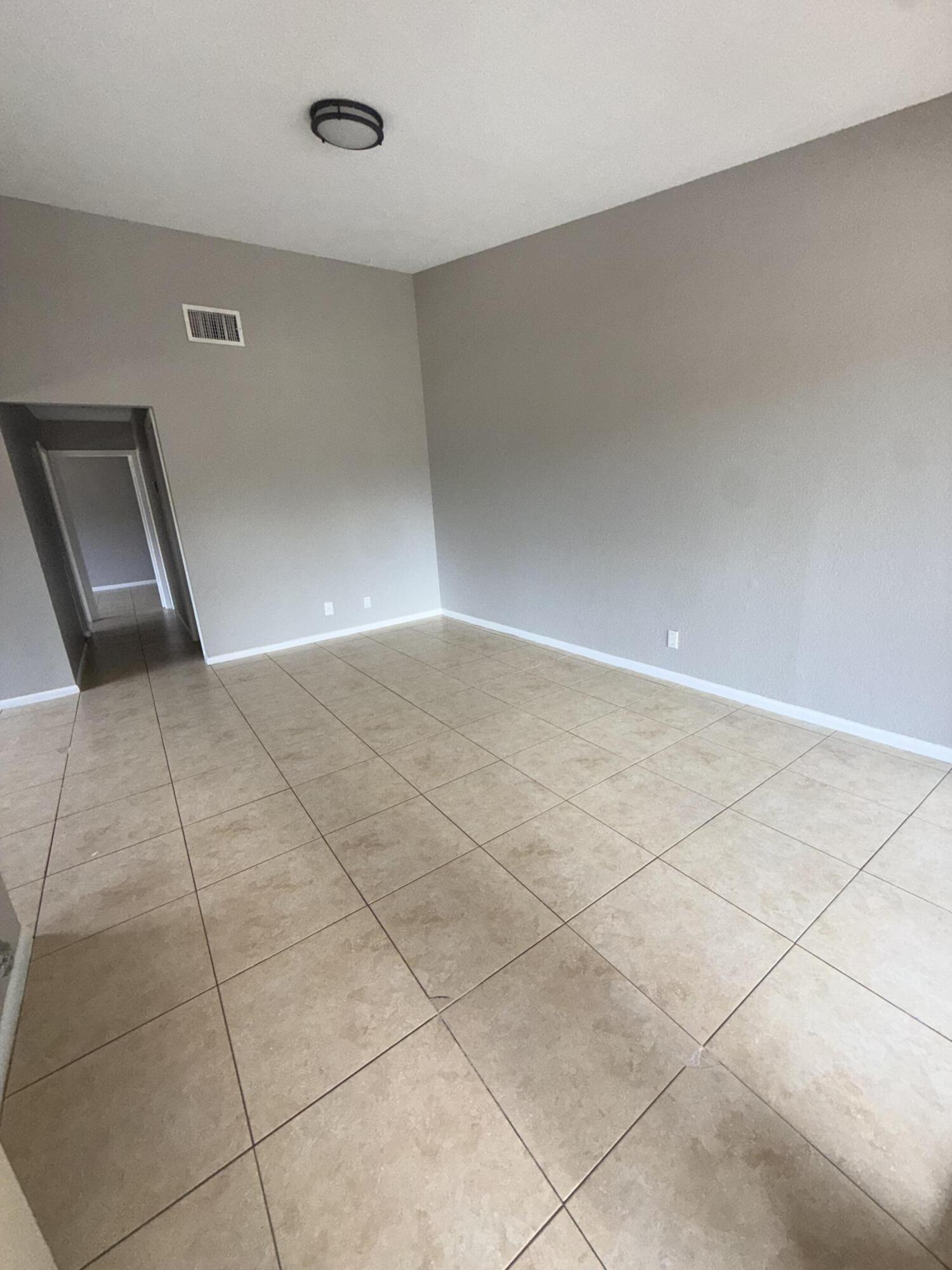 Bosque Ln, West Palm Beach, FL 33415
