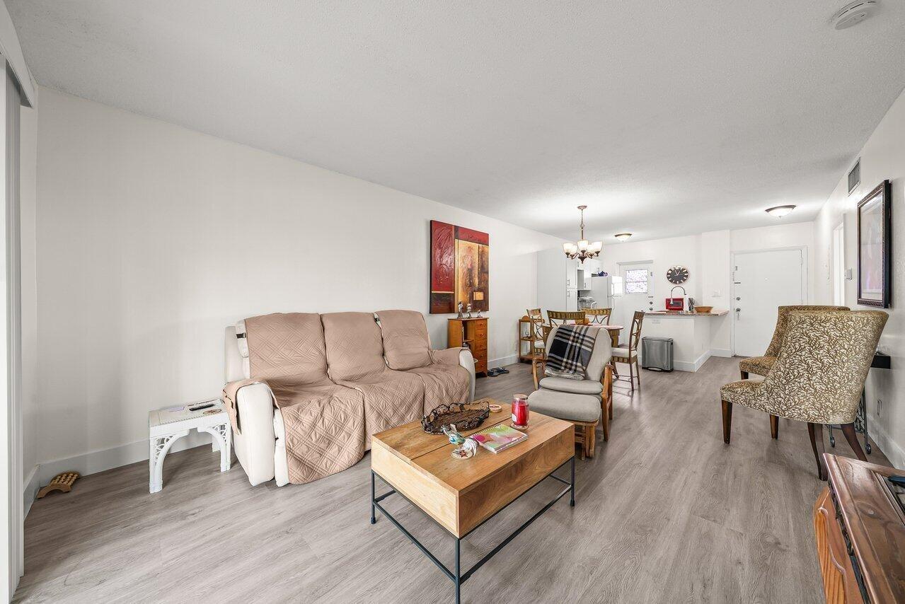 Lake Ter, Boynton Beach, FL 33426