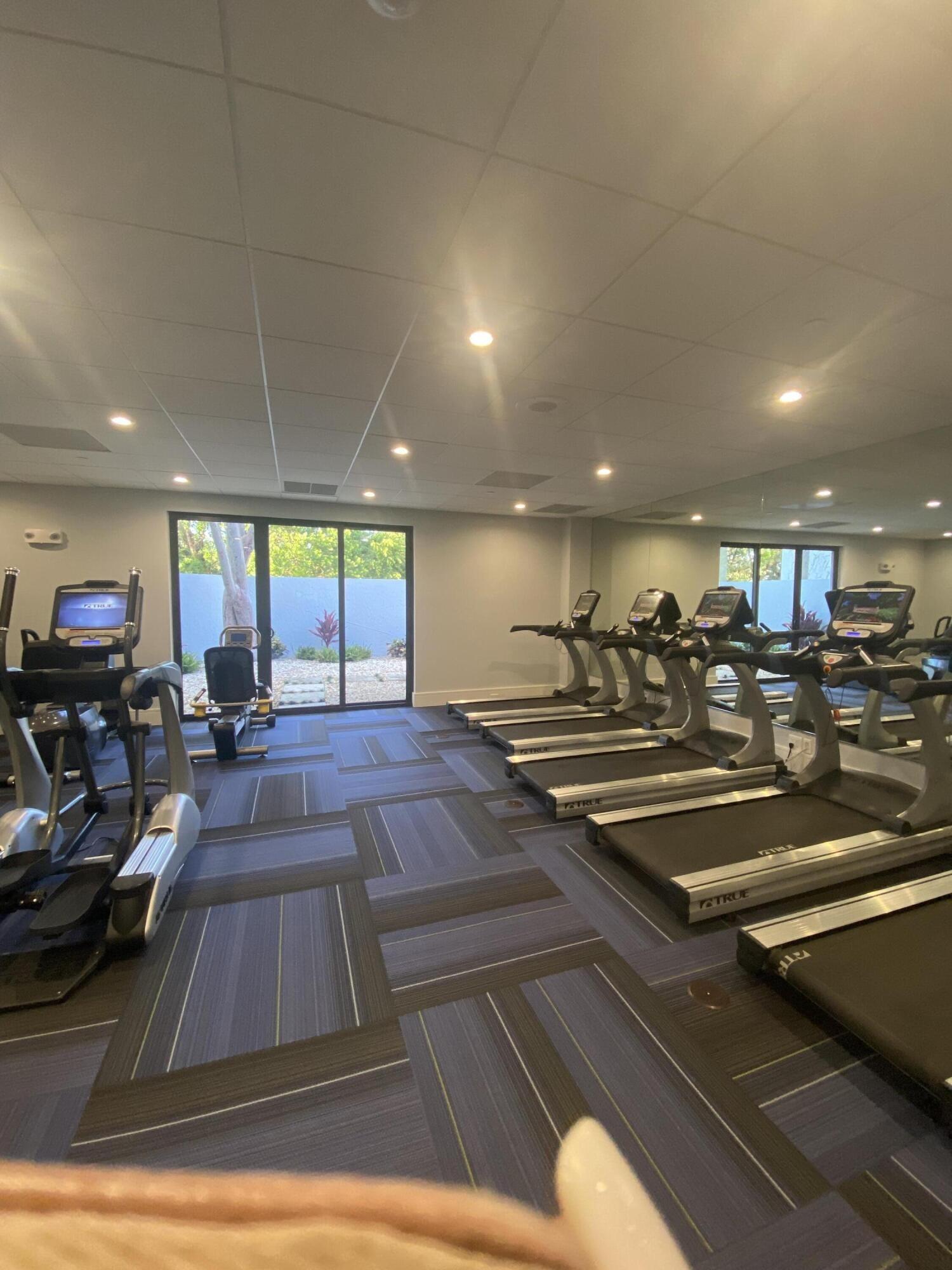 Strathmore Ln, Delray Beach, FL 33446