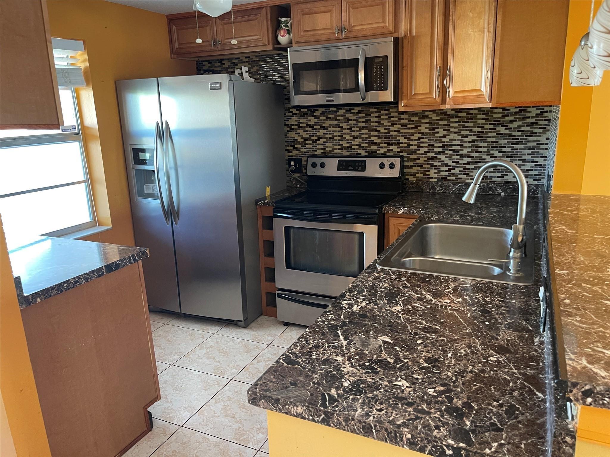 Country Club Dr, Margate, FL 33063