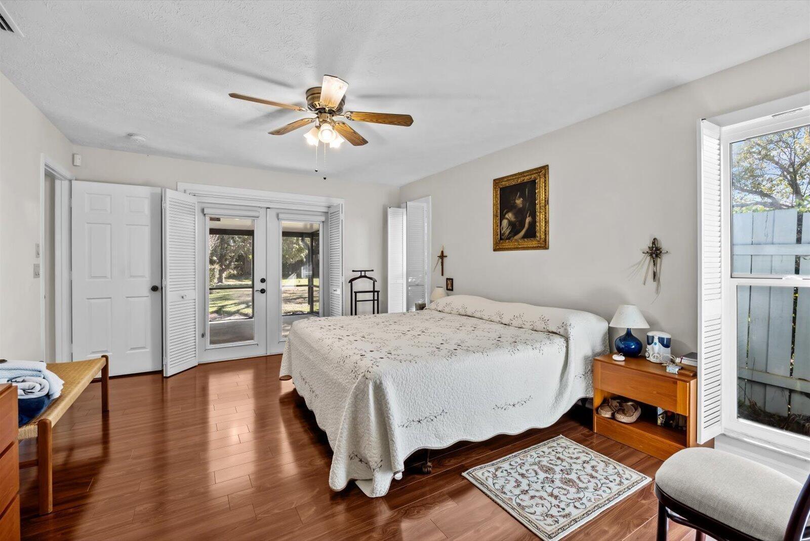 Ne Town Ter, Jensen Beach, FL 34957