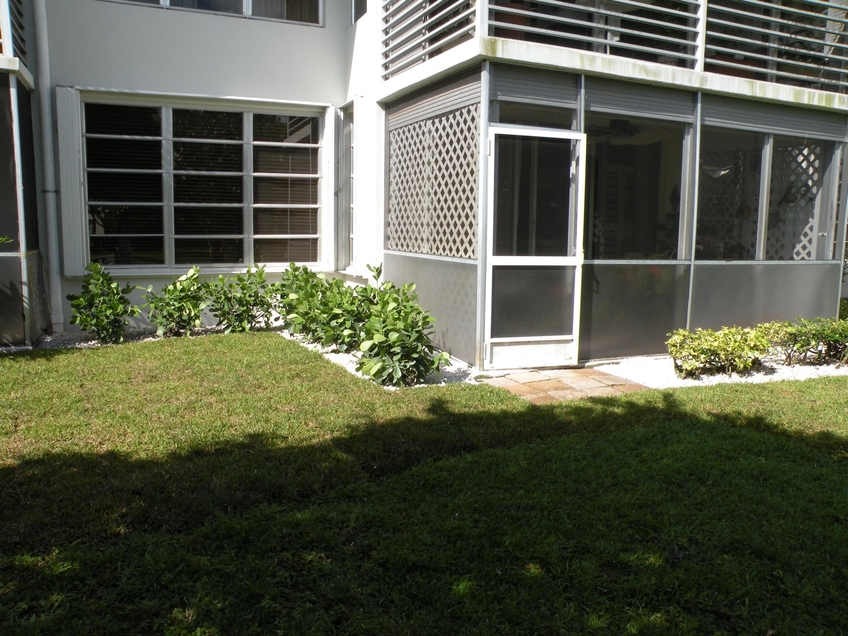 W Palm Aire Dr, Pompano Beach, FL 33069