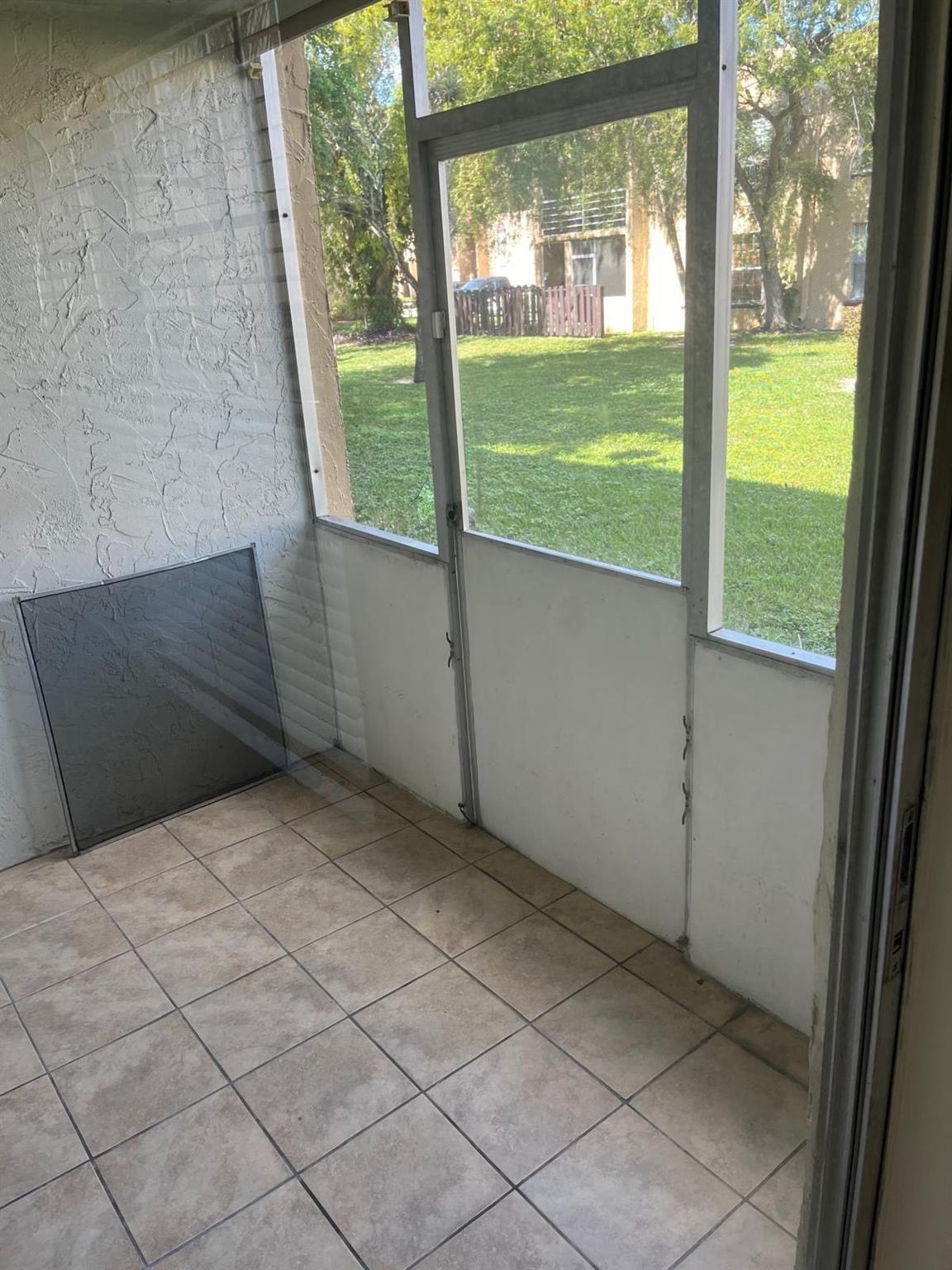 Nw 21st St, Lauderhill, FL 33313