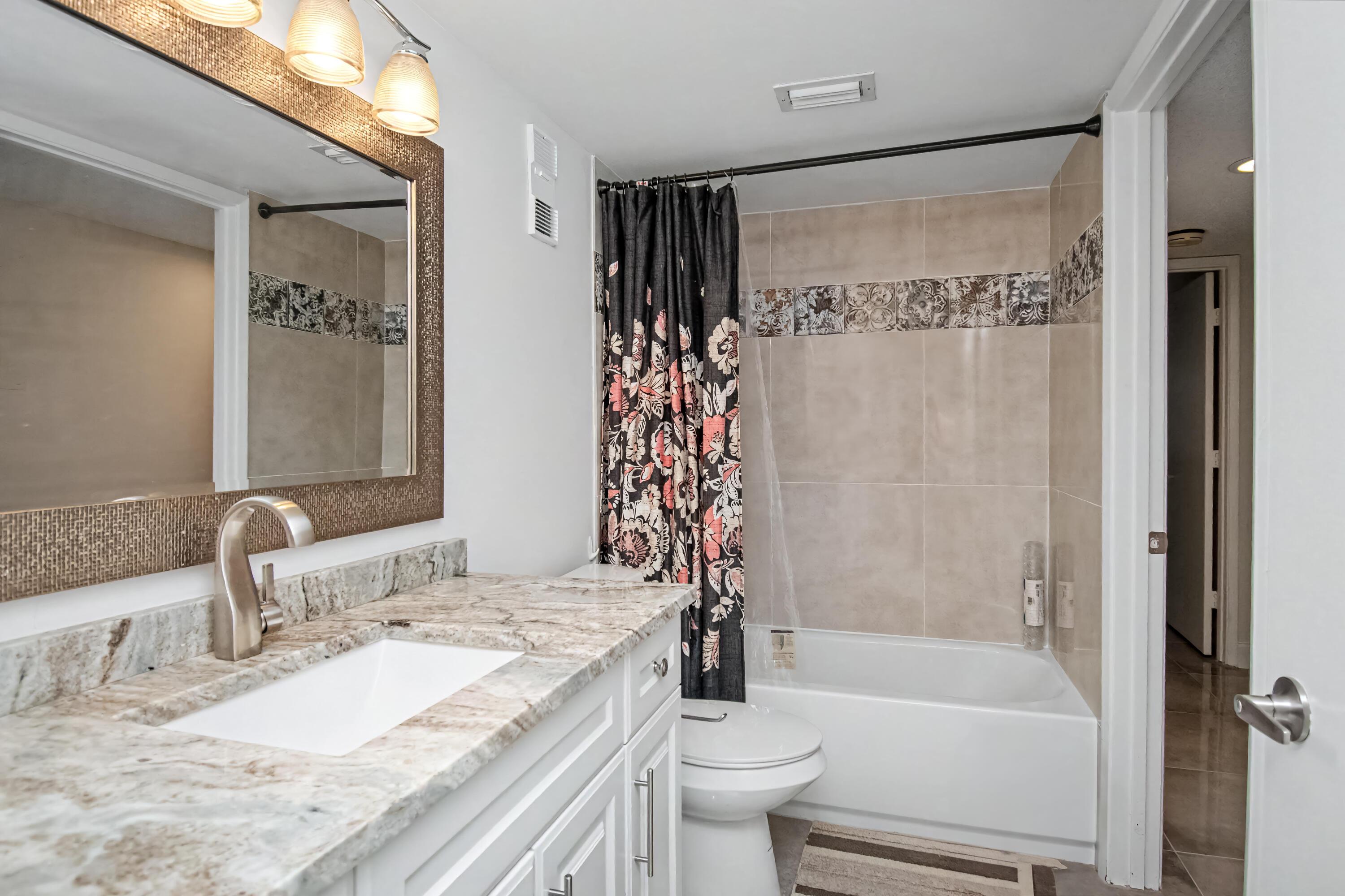 Kinghurst Dr, Delray Beach, FL 33446