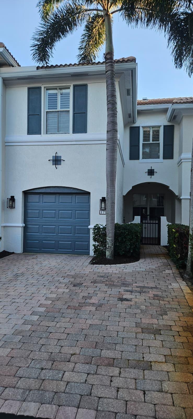 Las Brisas Cir, Hypoluxo, FL 33462