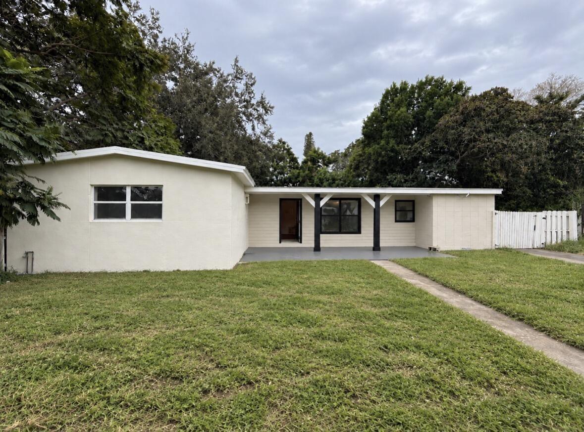 Se Serenata Ct, Port Saint Lucie, FL 34983
