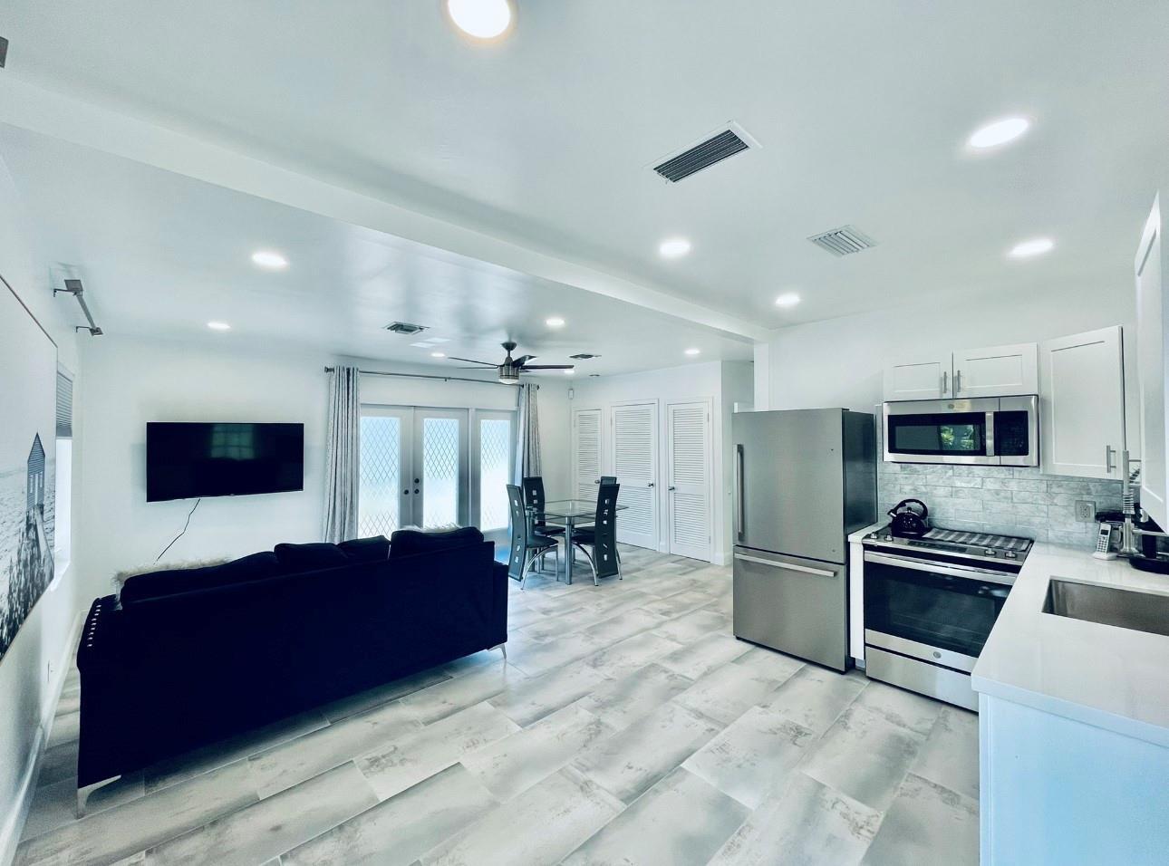 Ne 7th St, Fort Lauderdale, FL 33304