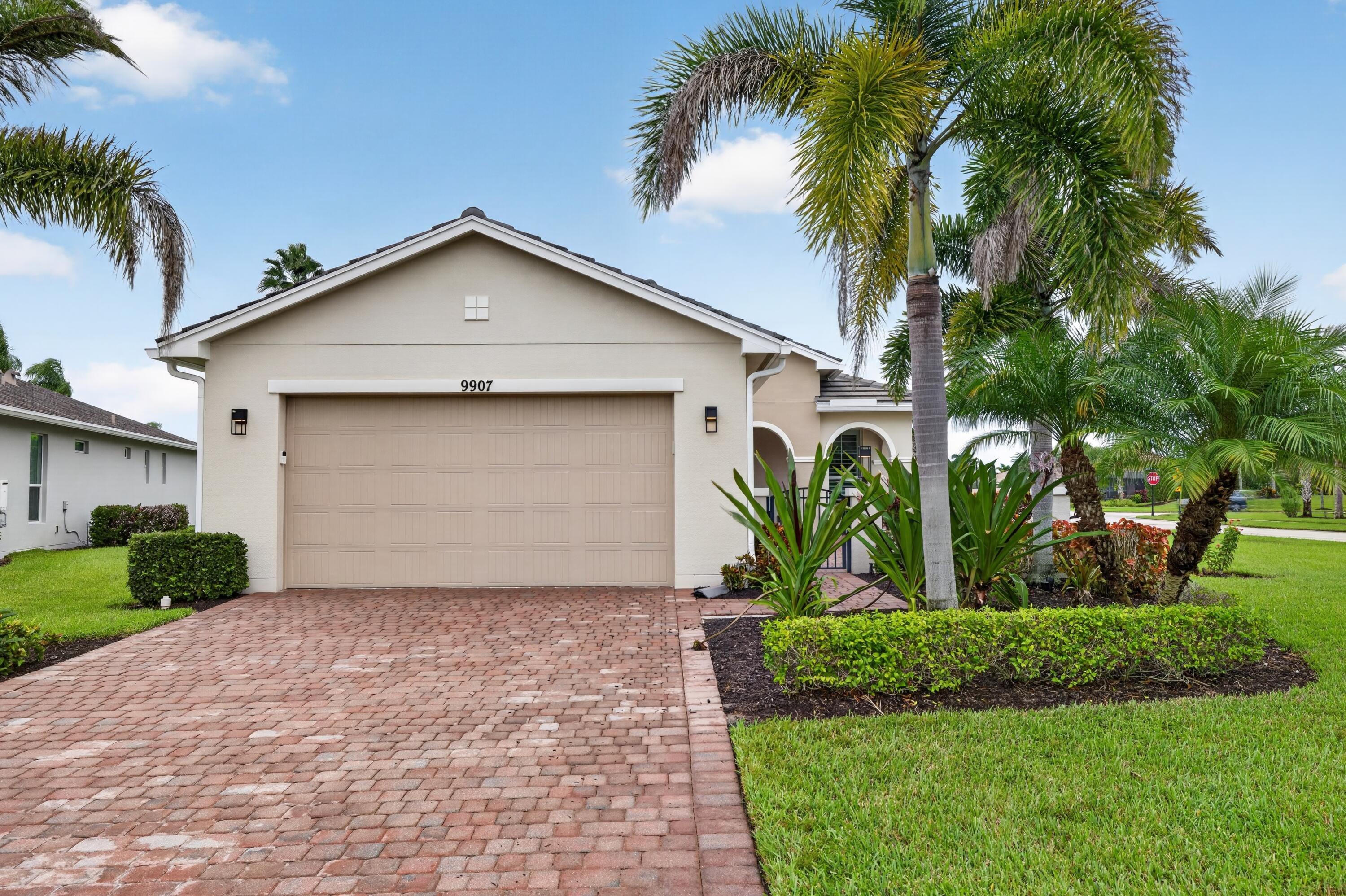 Sw Trumpet Tree Cir, Port Saint Lucie, FL 34987