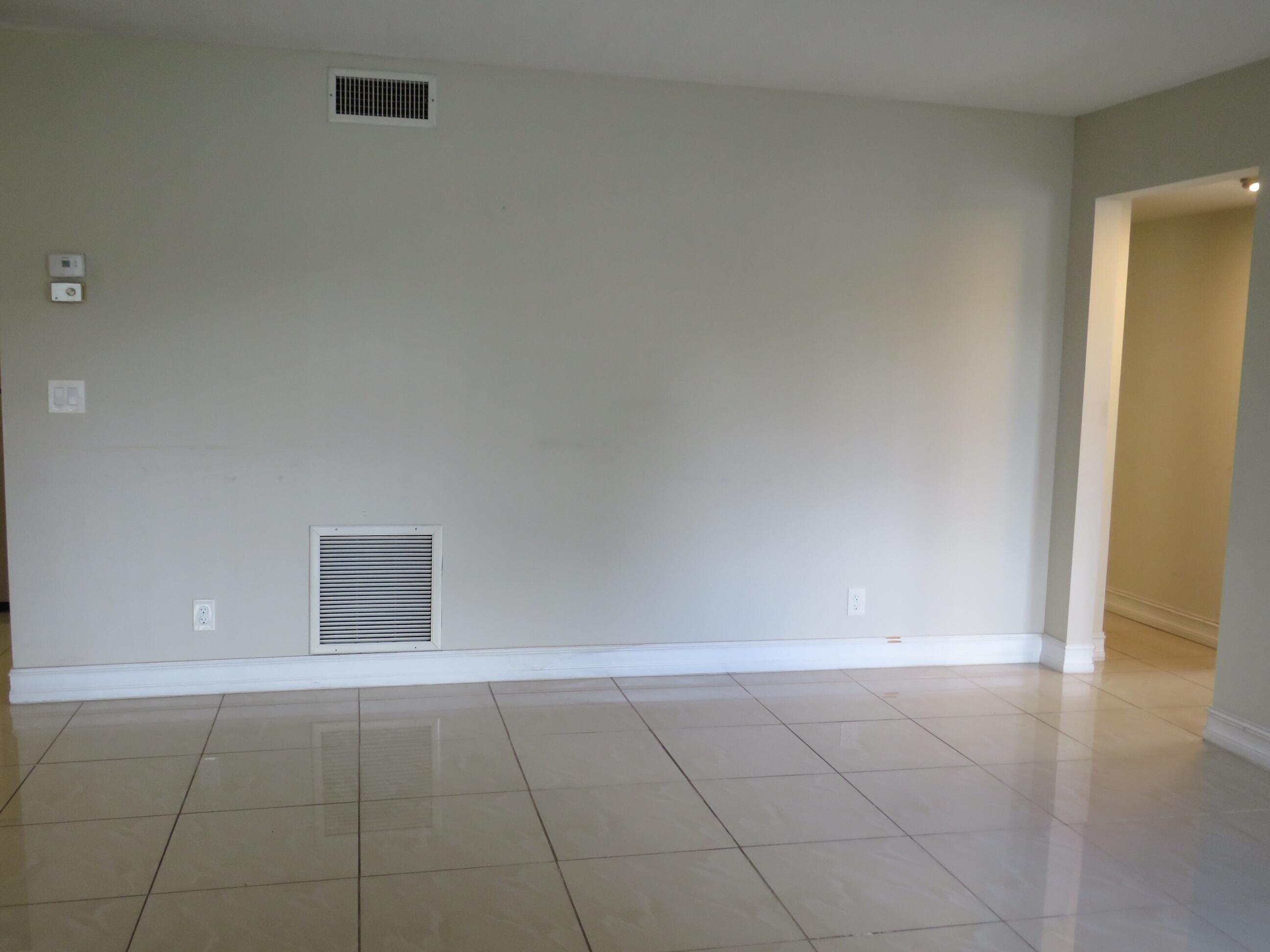 Pine Ridge Cir, Greenacres, FL 33463