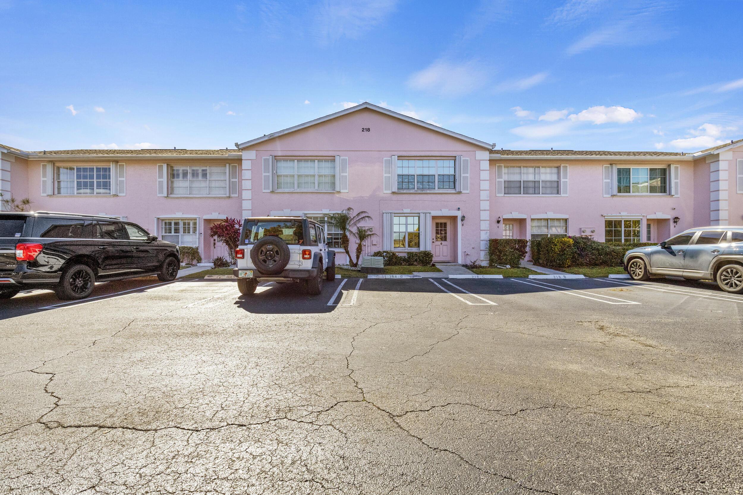 Foxtail Dr, Greenacres, FL 33415
