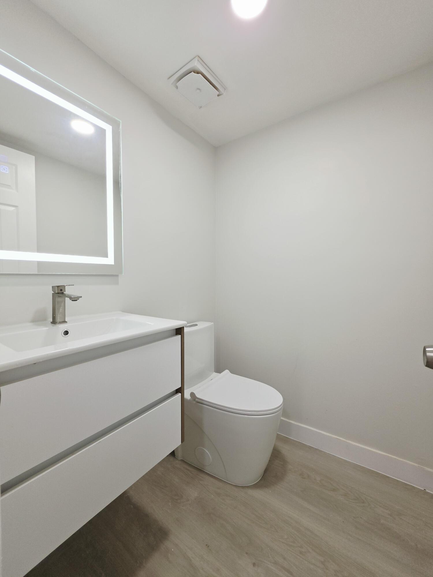 Nw 12th St, Margate, FL 33063