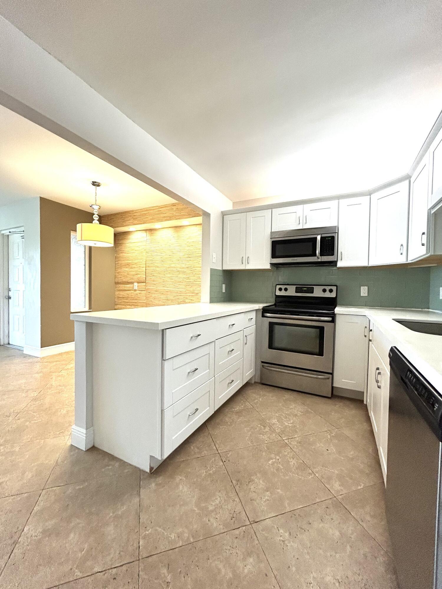 Oneida Dr, Delray Beach, FL 33446