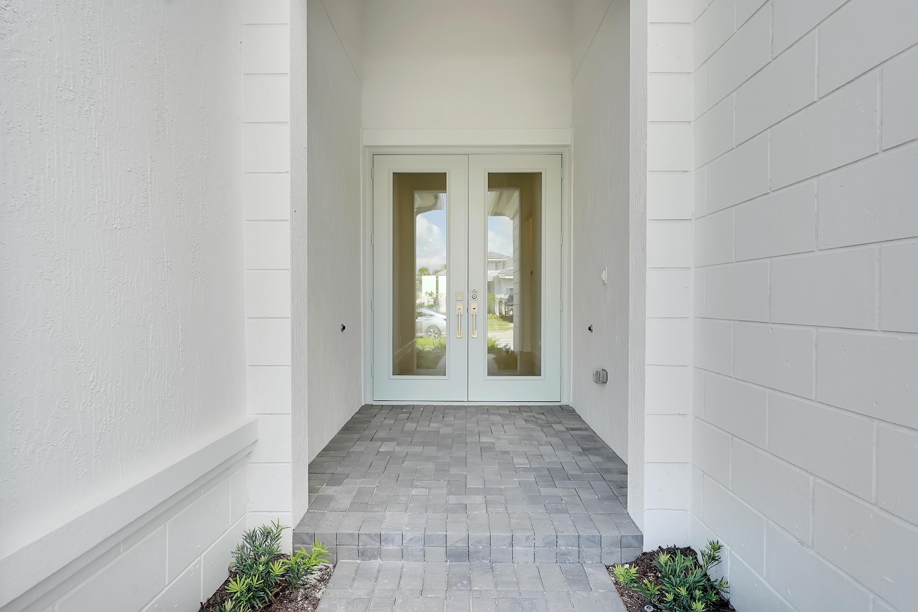 Nautilus Cir, Palm Beach Gardens, FL 33412