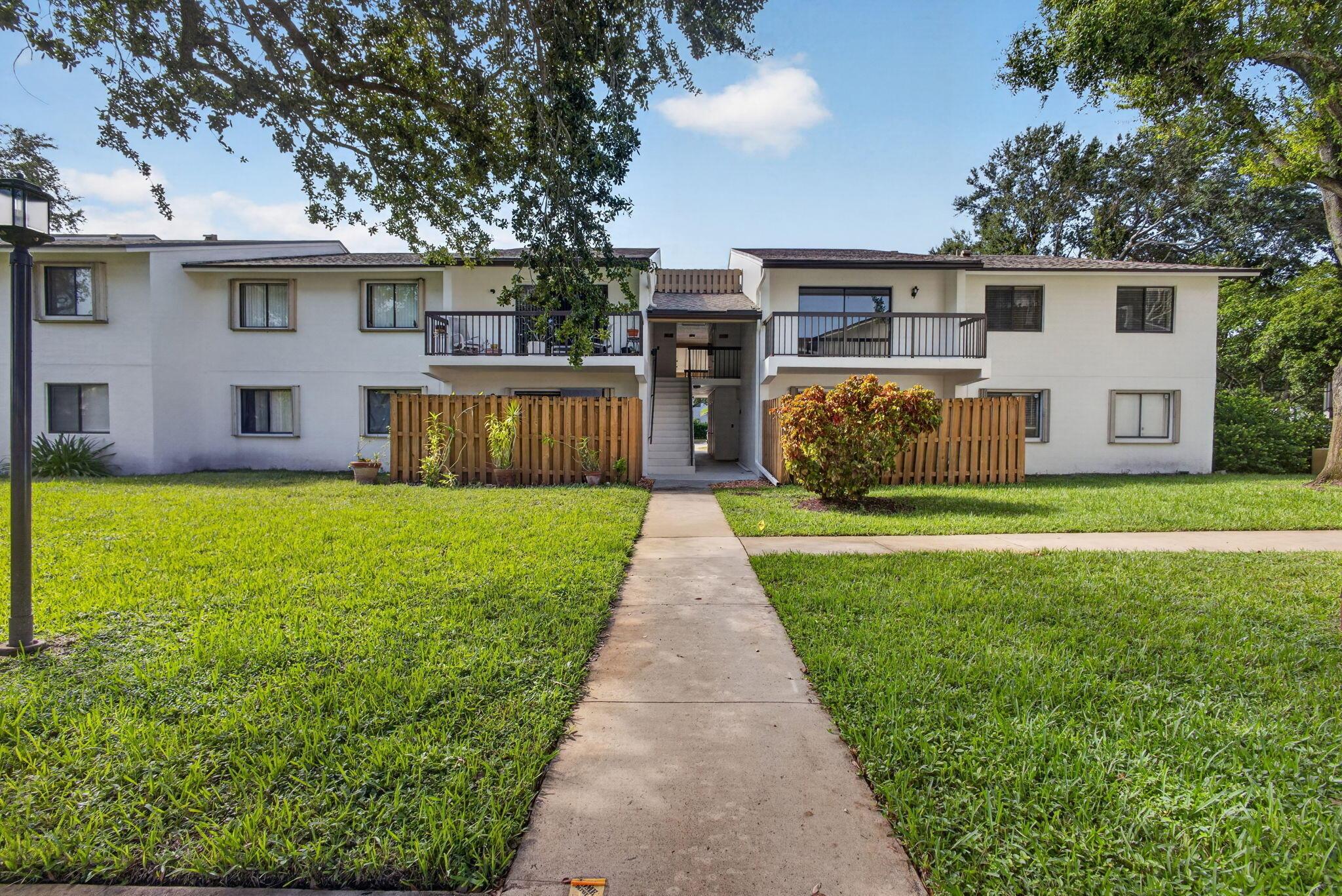 Gardens East Dr, Palm Beach Gardens, FL 33410