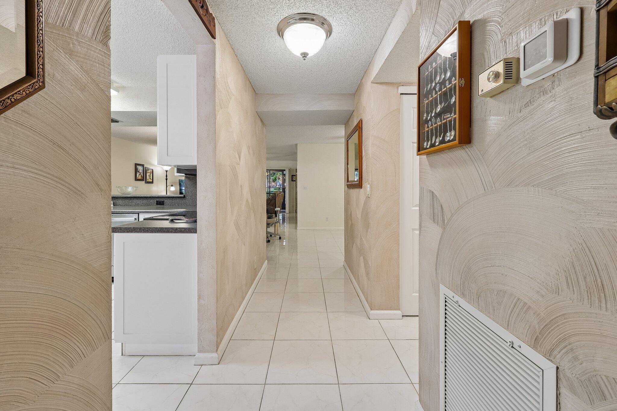 Sills Dr E, Boynton Beach, FL 33437