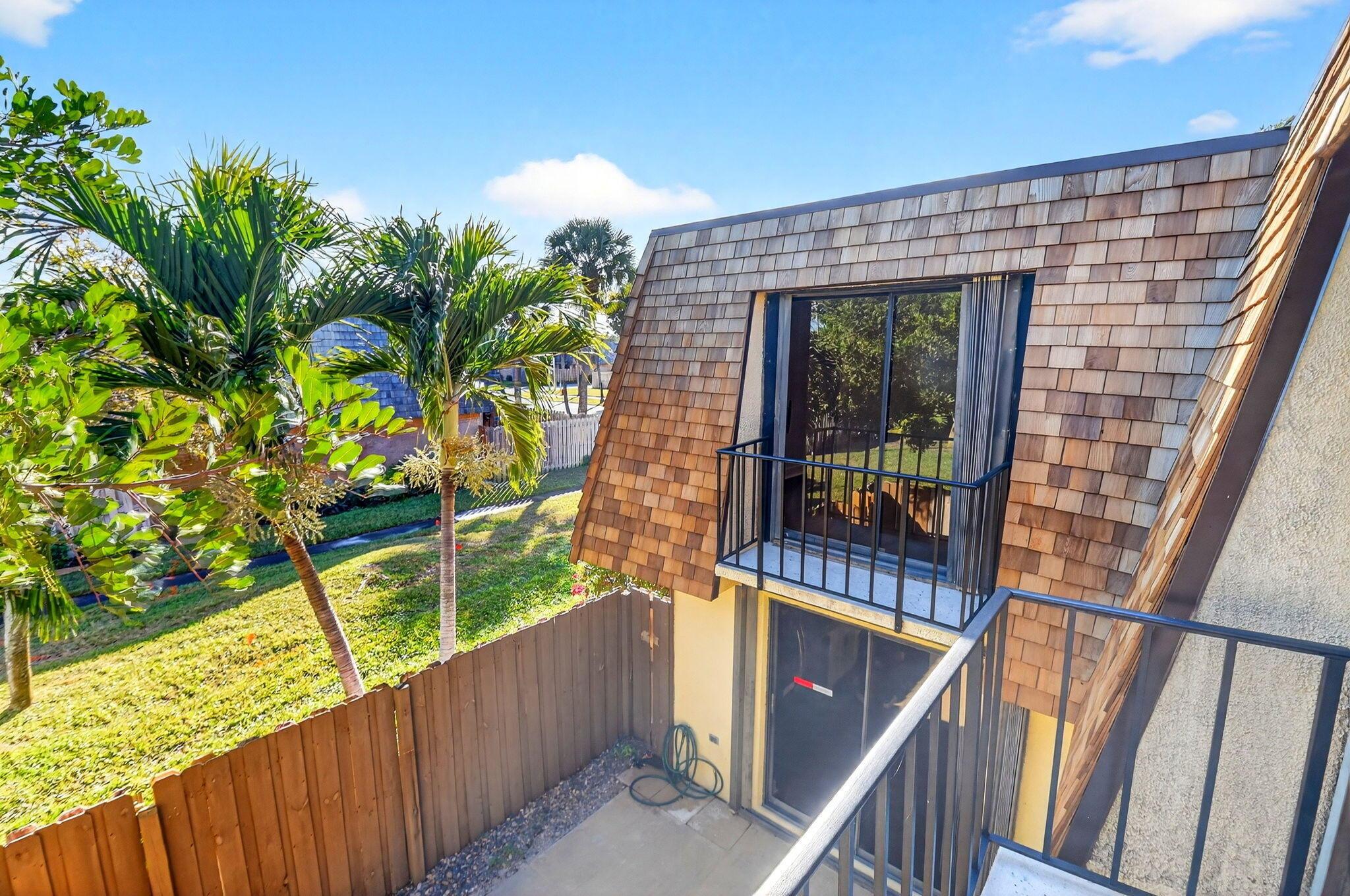 Lake Arbor Dr, Palm Springs, FL 33461
