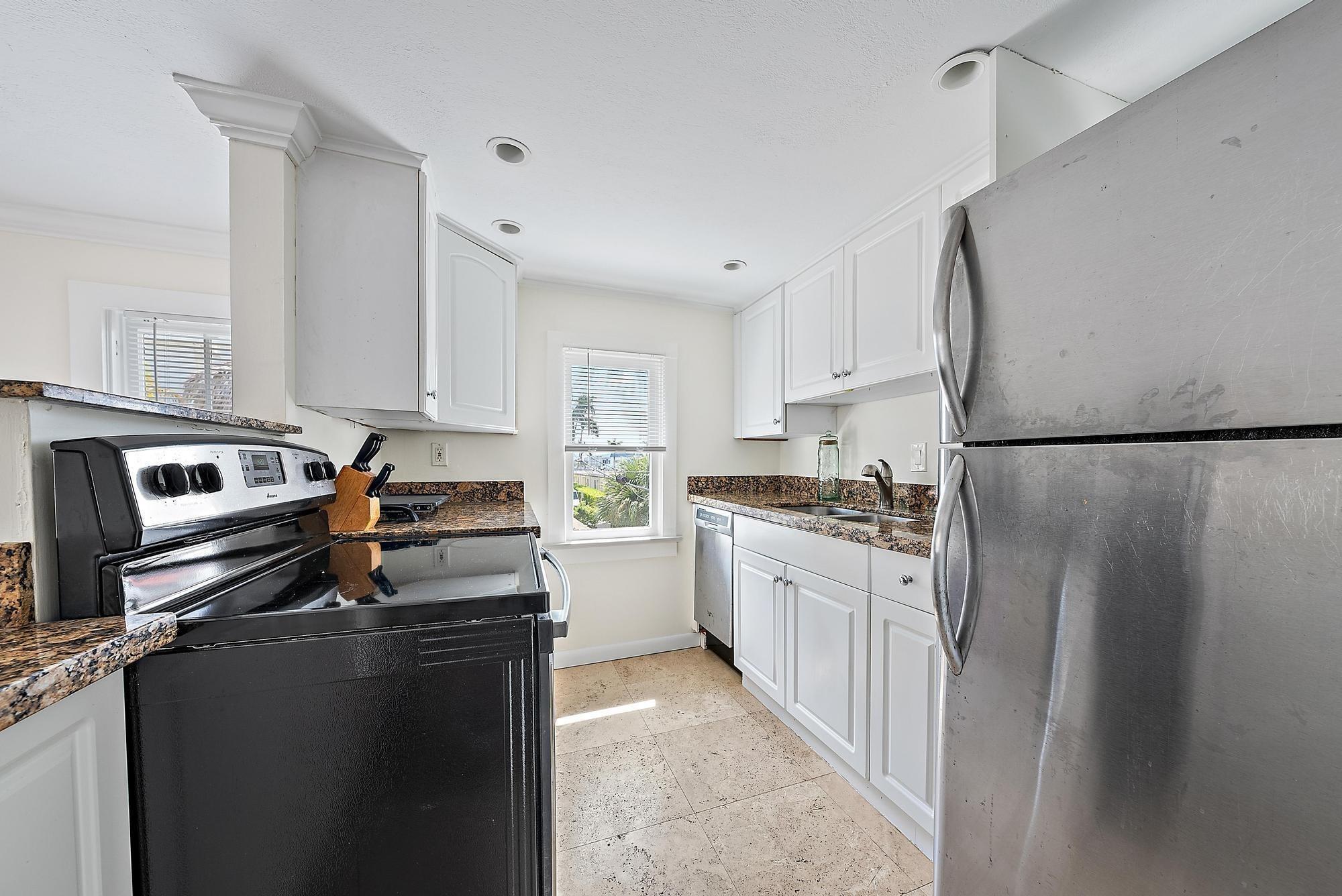 9th St, West Palm Beach, FL 33401