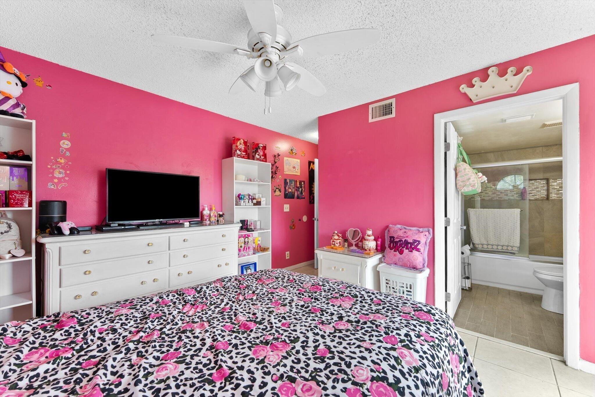 Village Dr, Delray Beach, FL 33445