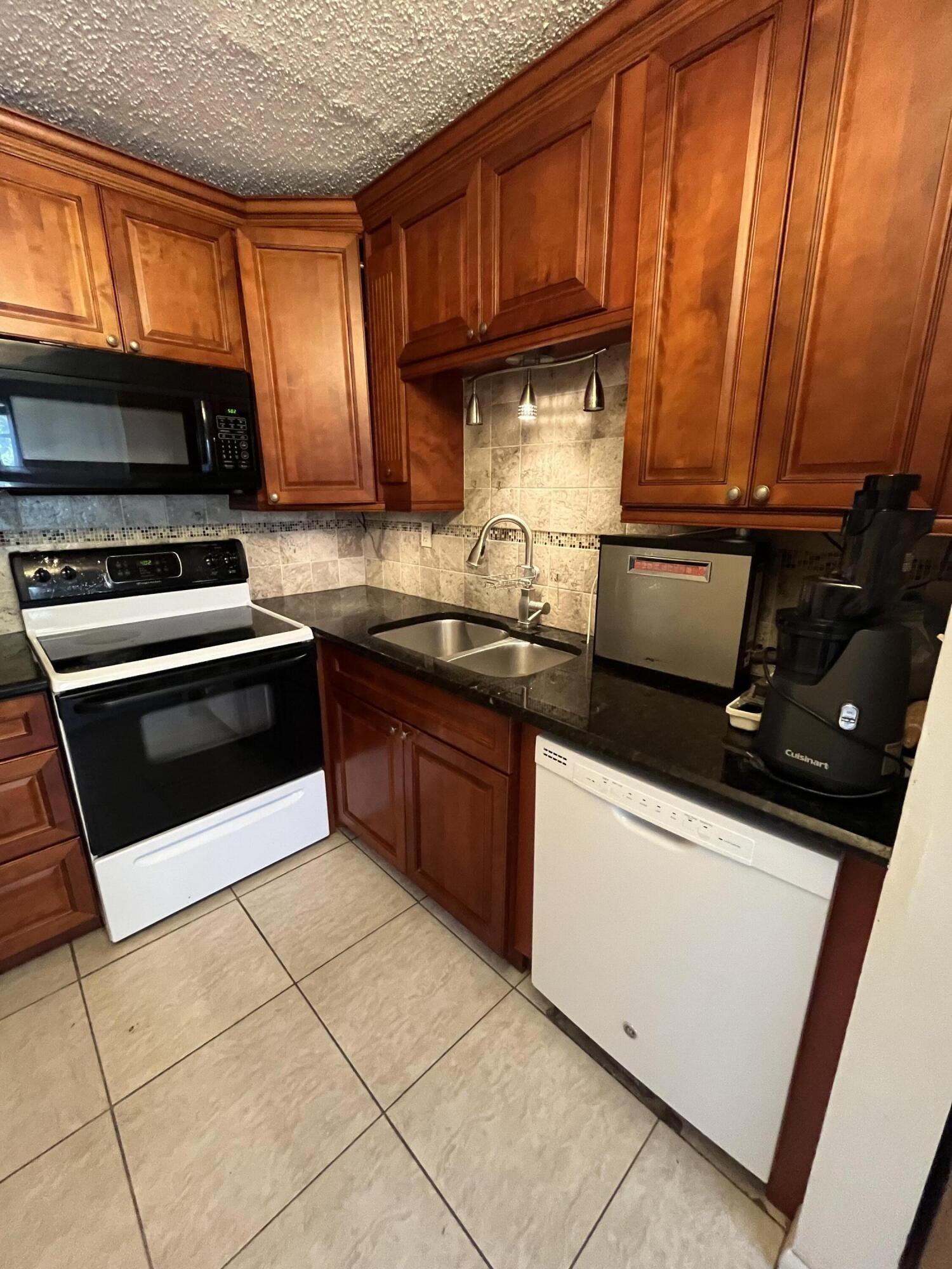 Flanders A, Delray Beach, FL 33484