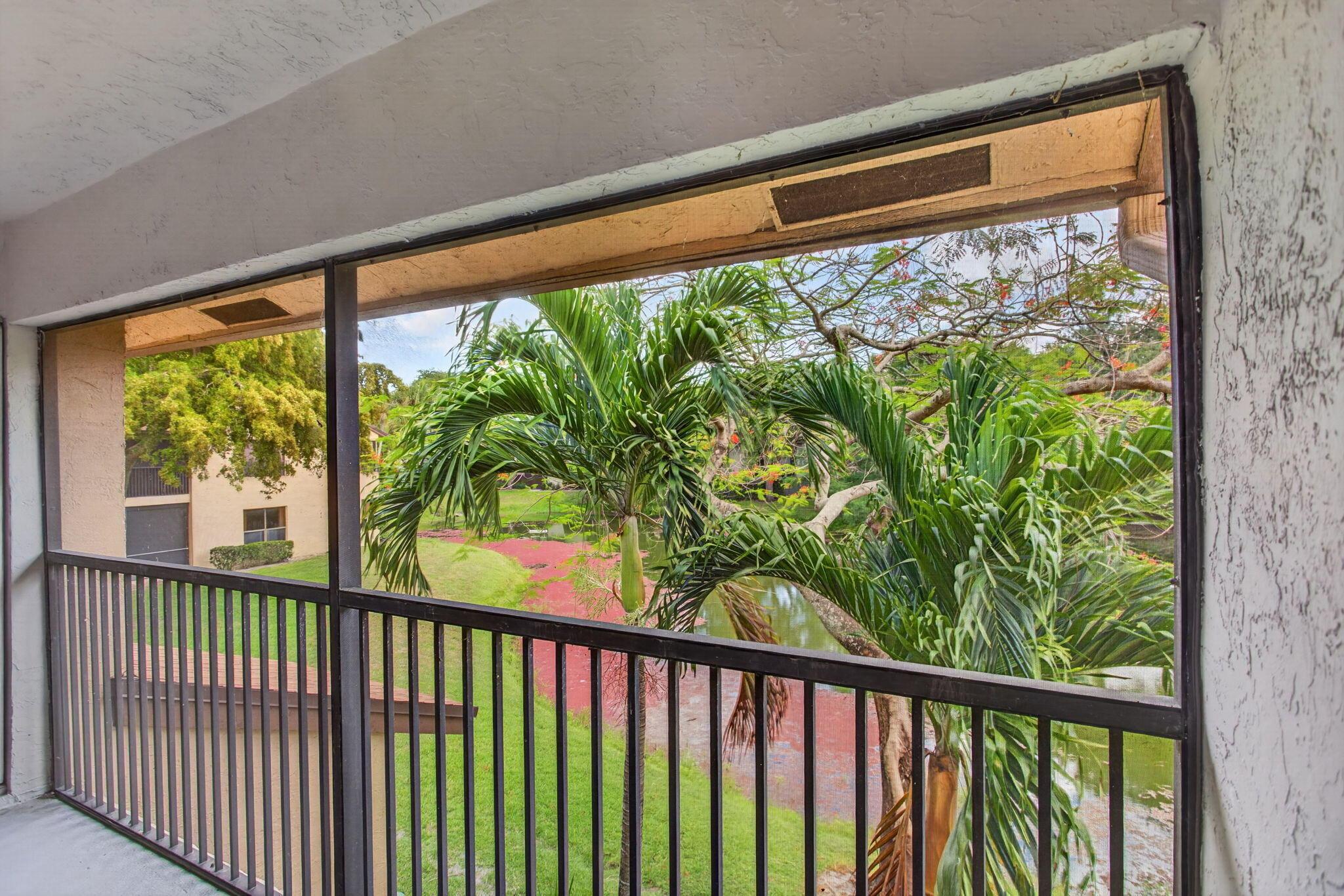 Cocoplum Cir, Coconut Creek, FL 33063