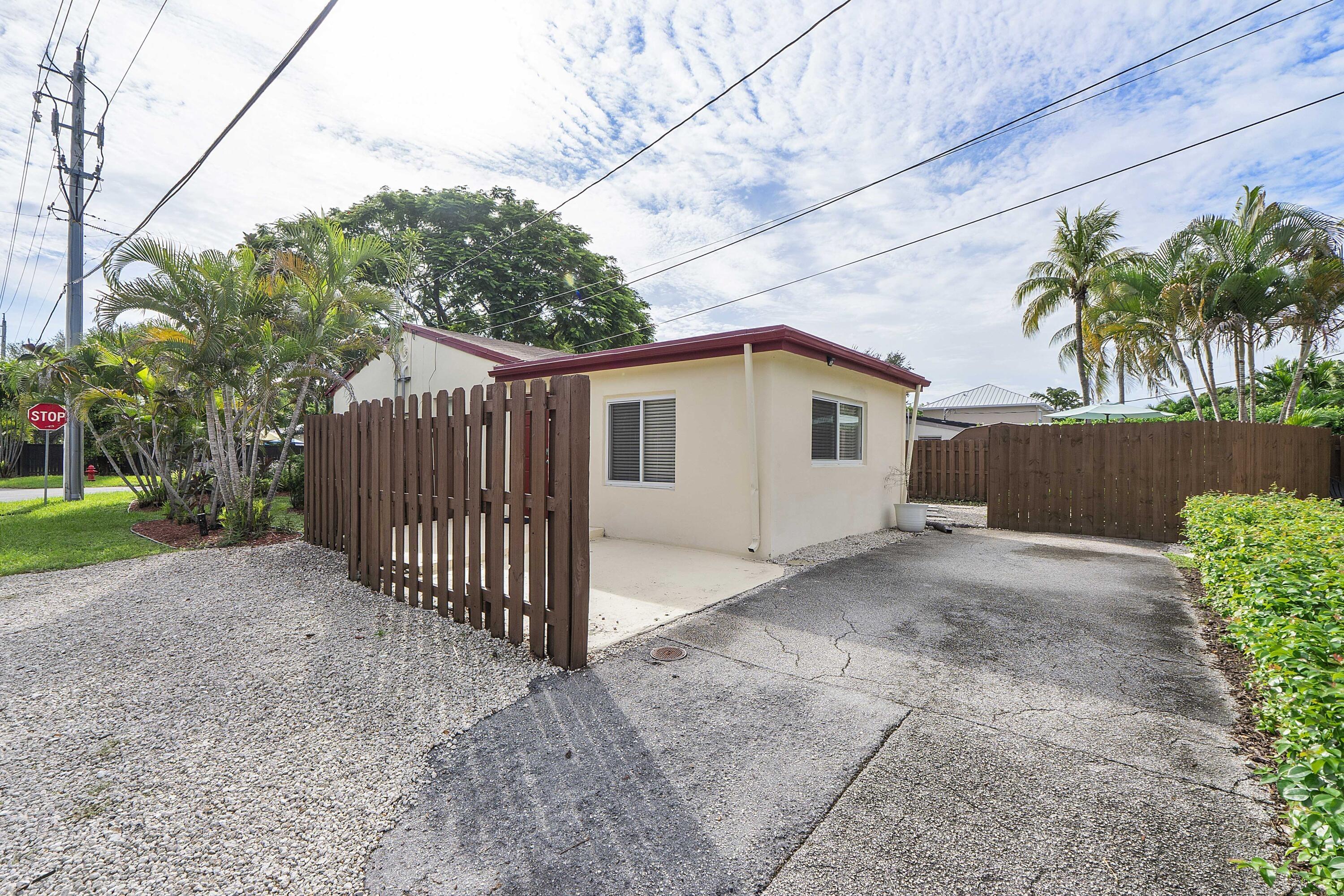 Ne 16th Ave, Fort Lauderdale, FL 33305