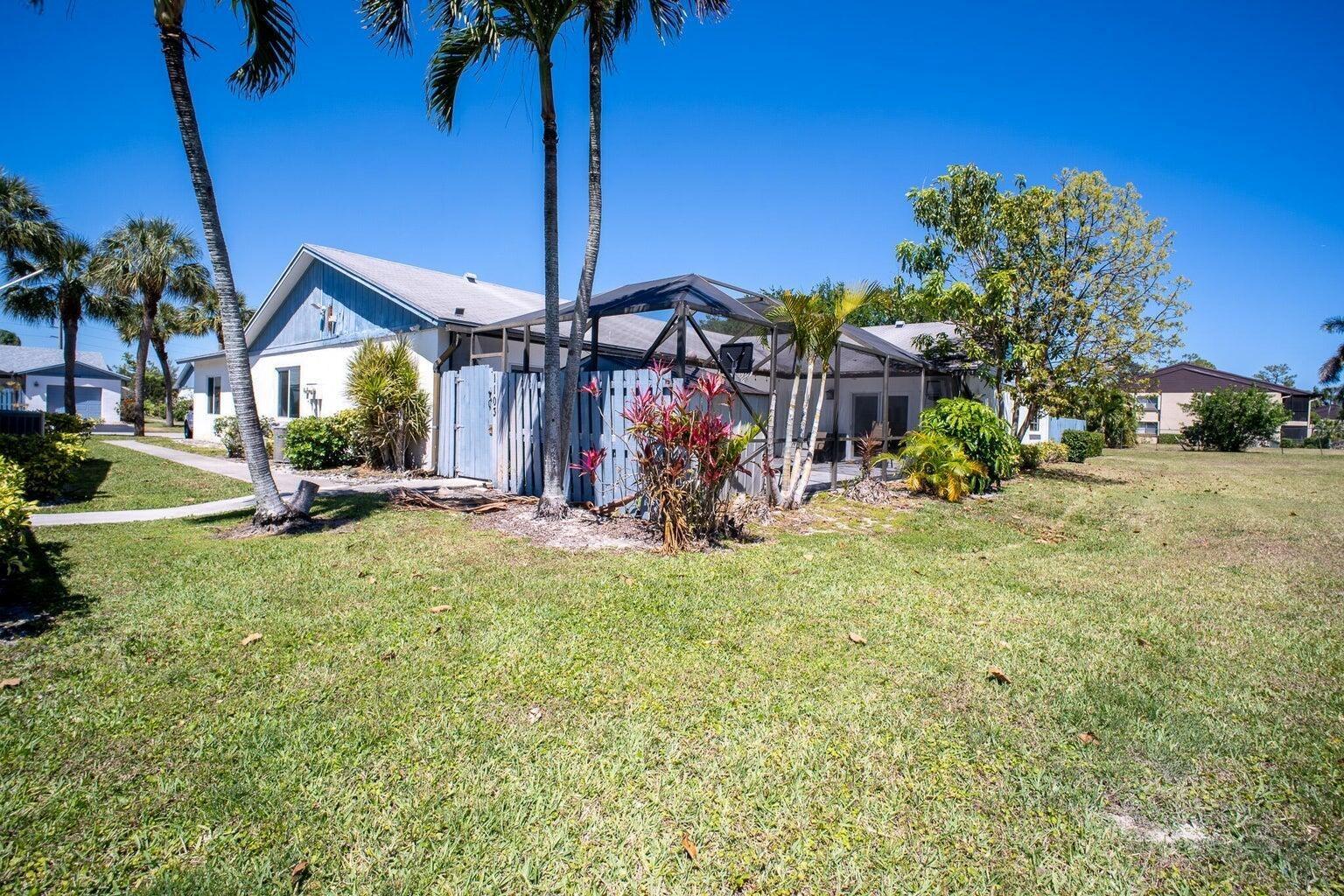 Timberlane Cir, Greenacres, FL 33463