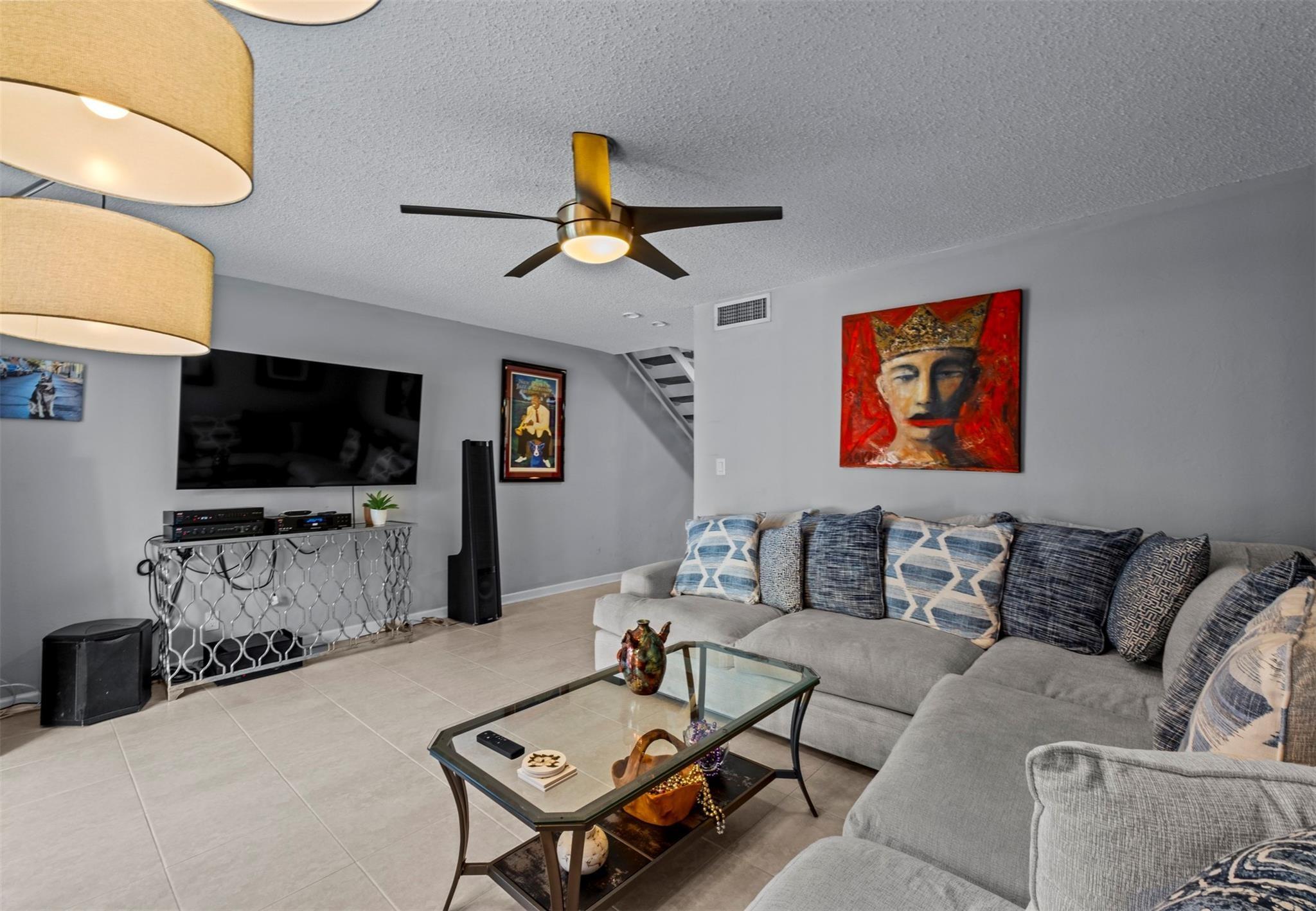 Cypress Ln, Wilton Manors, FL 33305