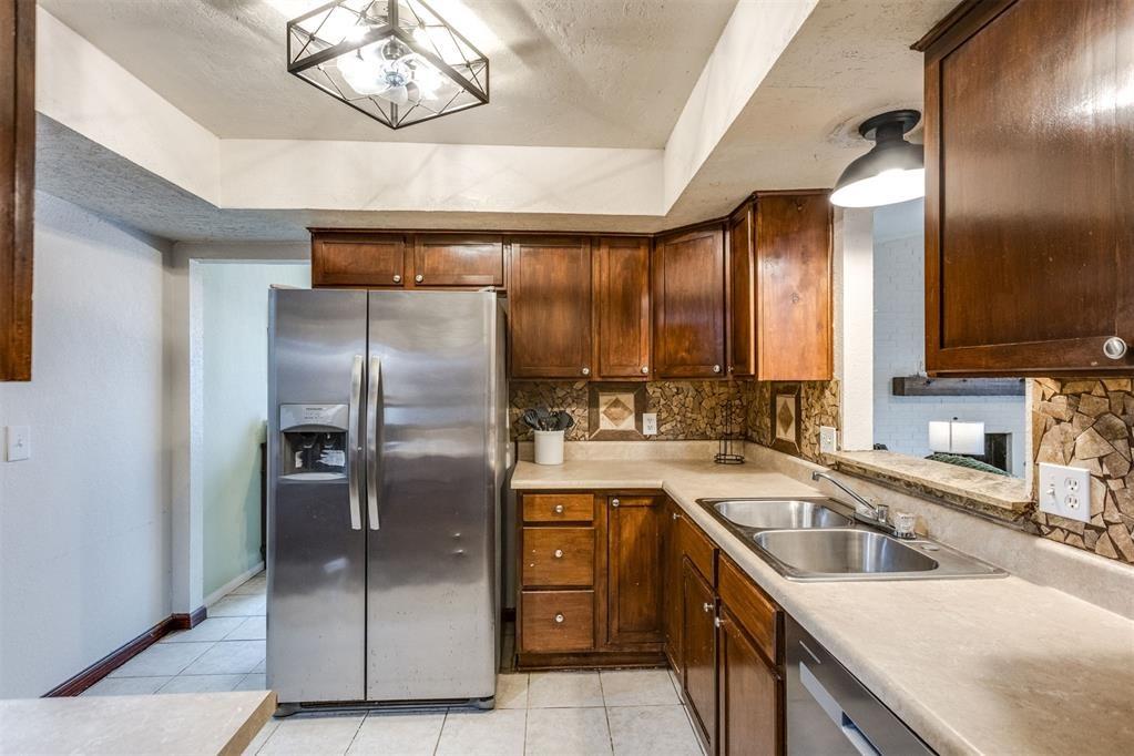Royal Ln, Yukon, OK 73099