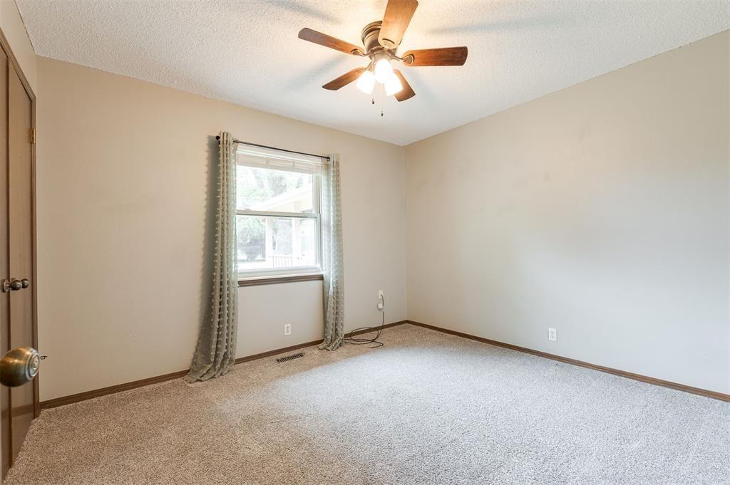 Elwood Dr, Edmond, OK 73013