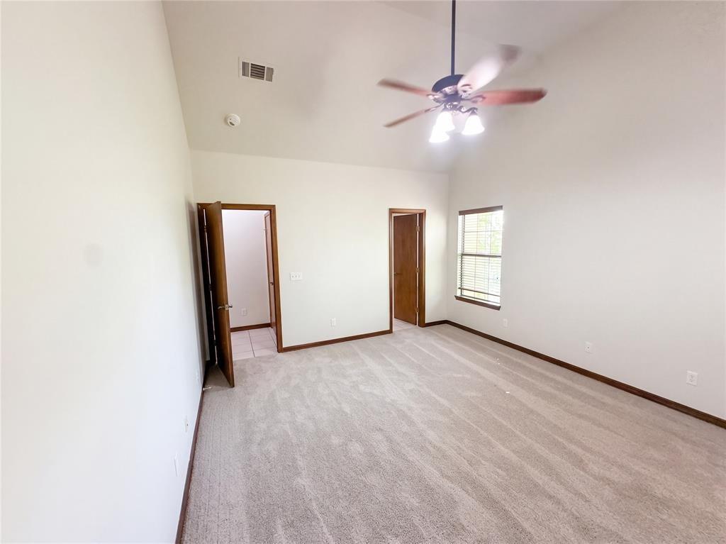 E Kelsey Ln, Stillwater, OK 74075