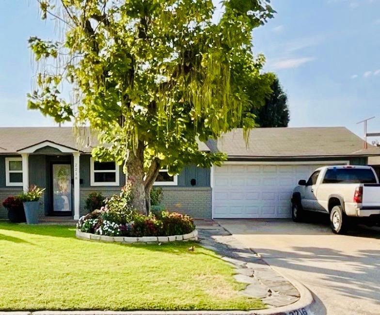 N Mueller Ave, Bethany, OK 73008